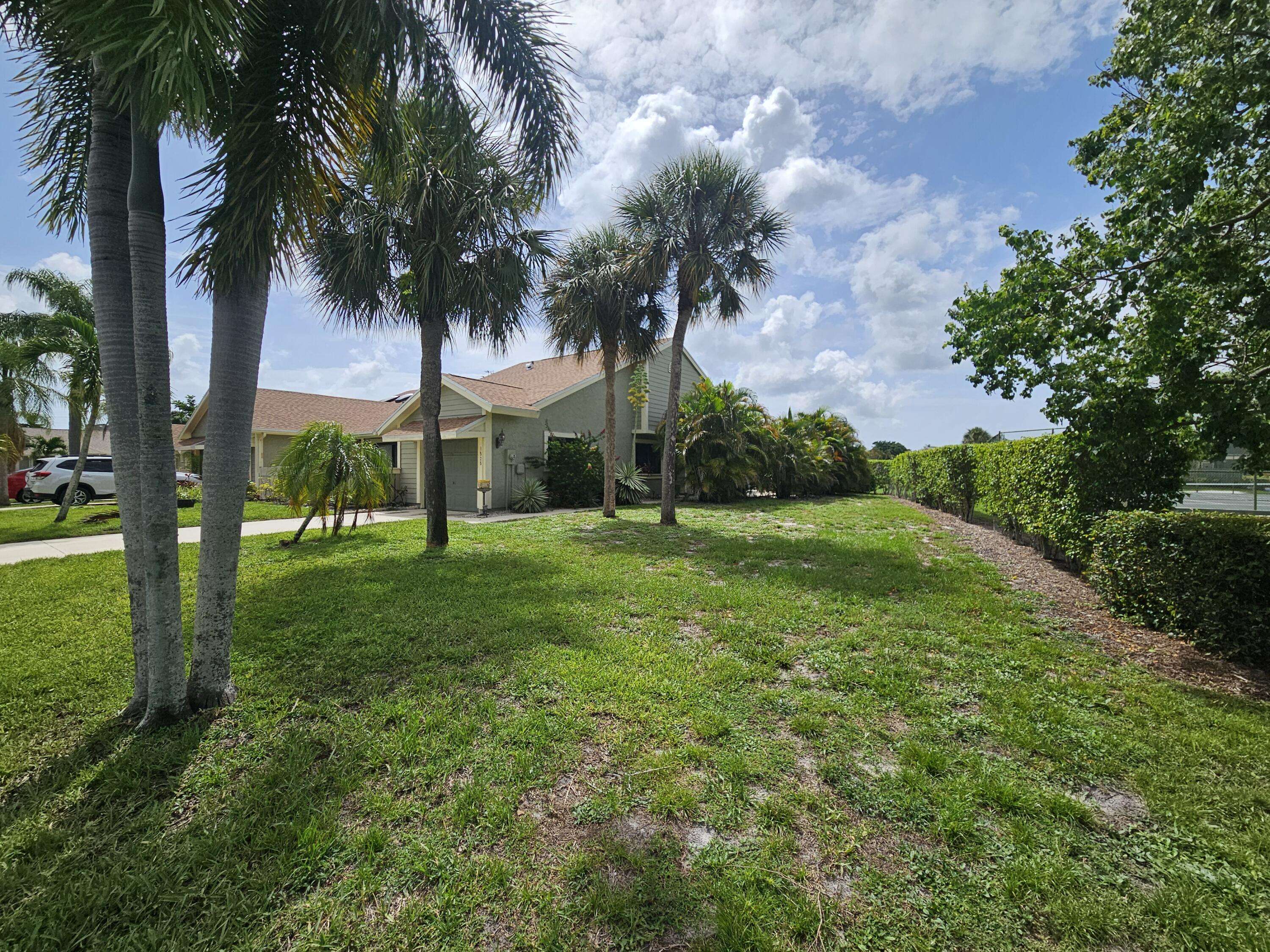 Port Saint Lucie, FL 34952,1525 SE Colchester CIR A