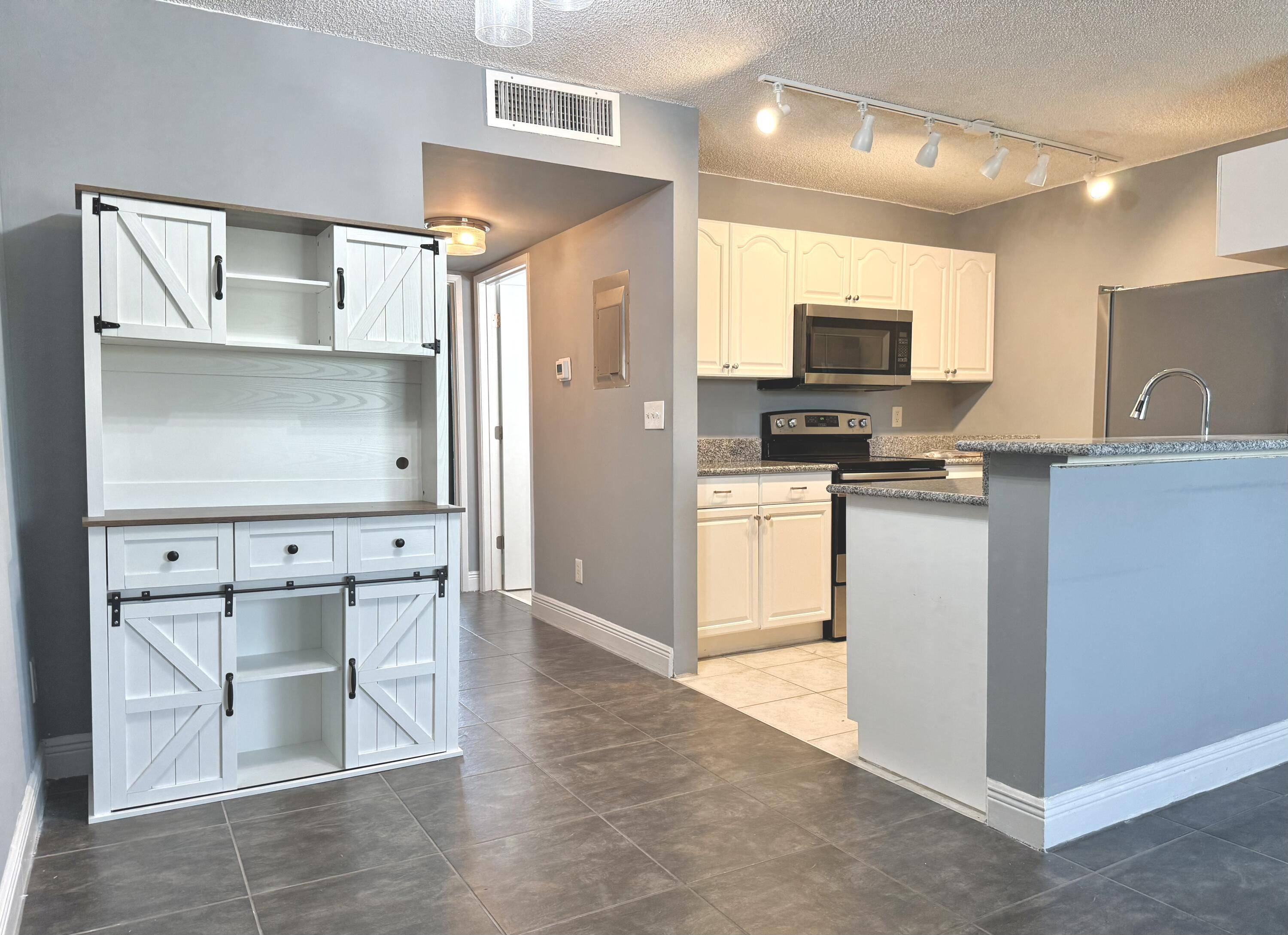Boynton Beach, FL 33436,1625 W Meadows CIR