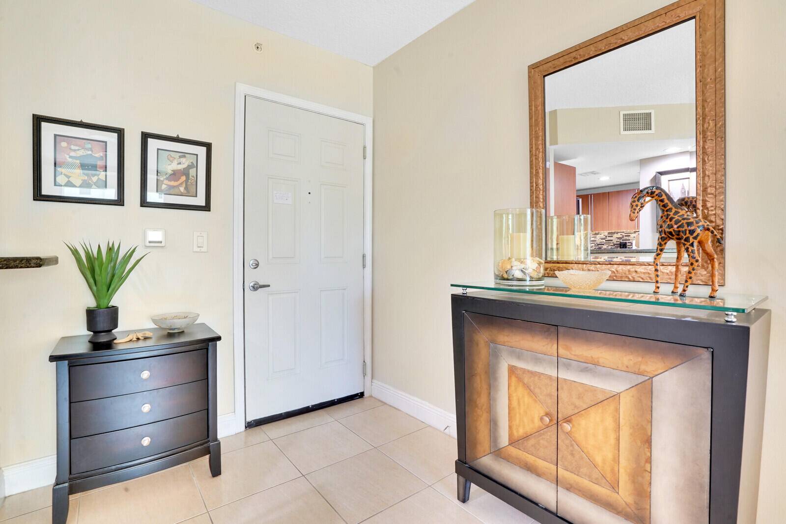 West Palm Beach, FL 33401,610 Clematis ST 401