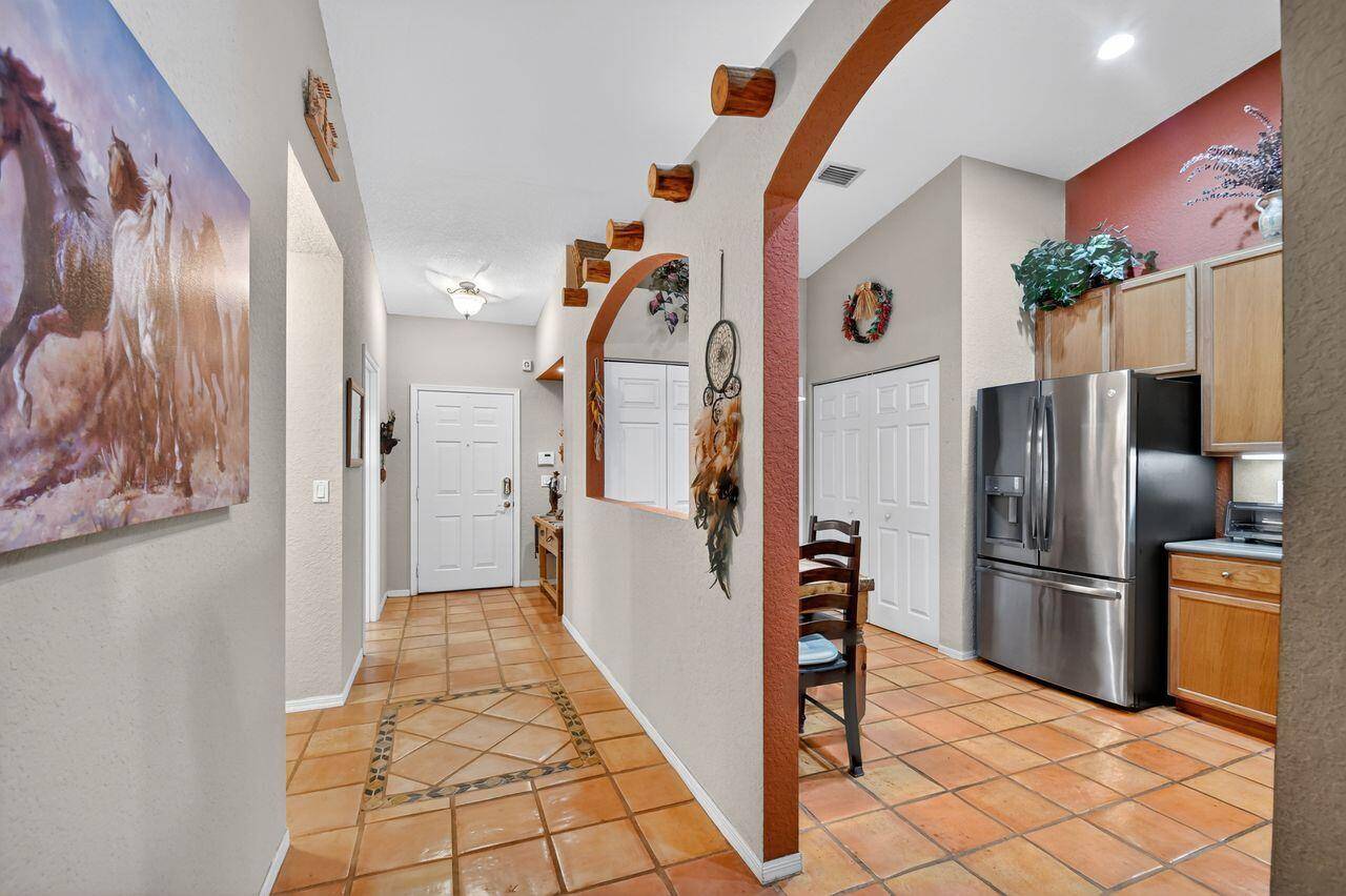 West Palm Beach, FL 33411,9484 Swansea LN