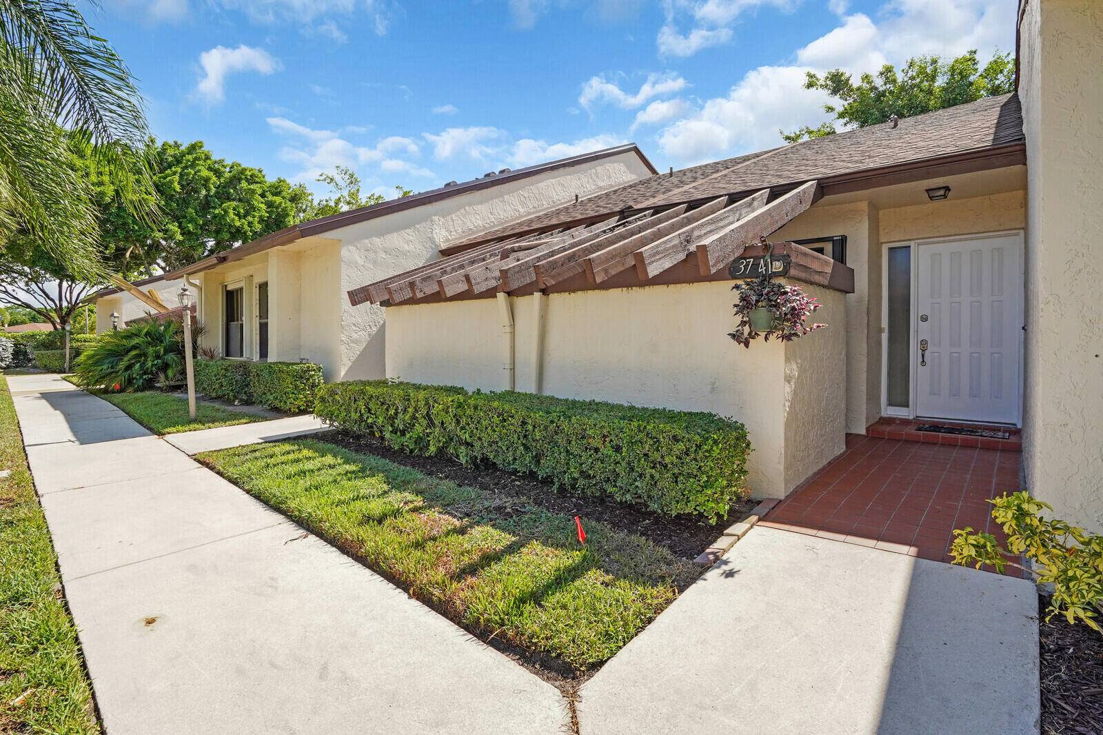 Lake Worth, FL 33467,3741 English D LN D