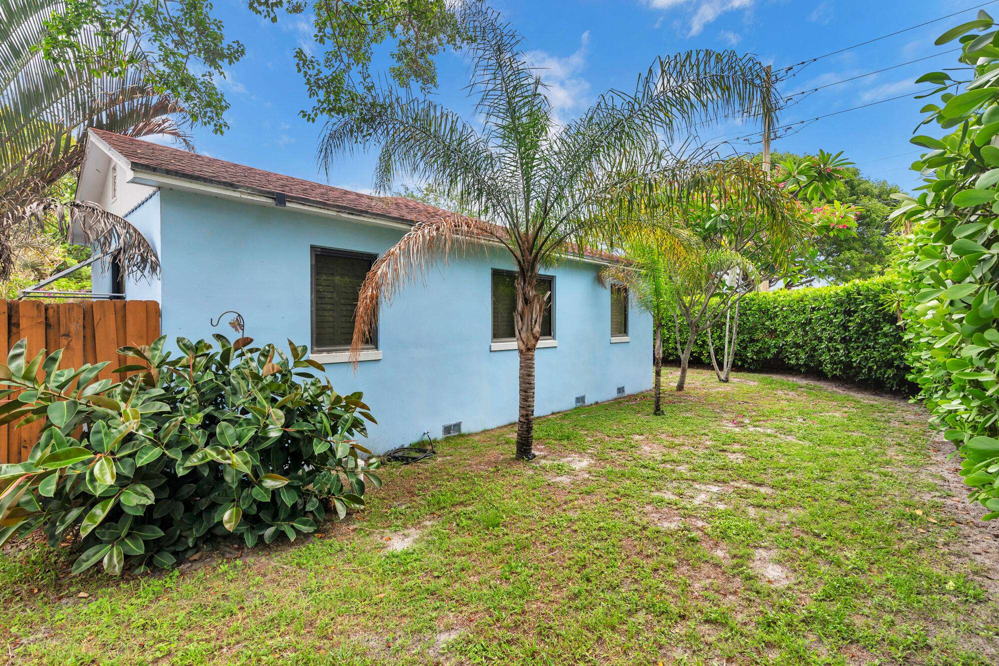 West Palm Beach, FL 33401,1915 Lake AVE