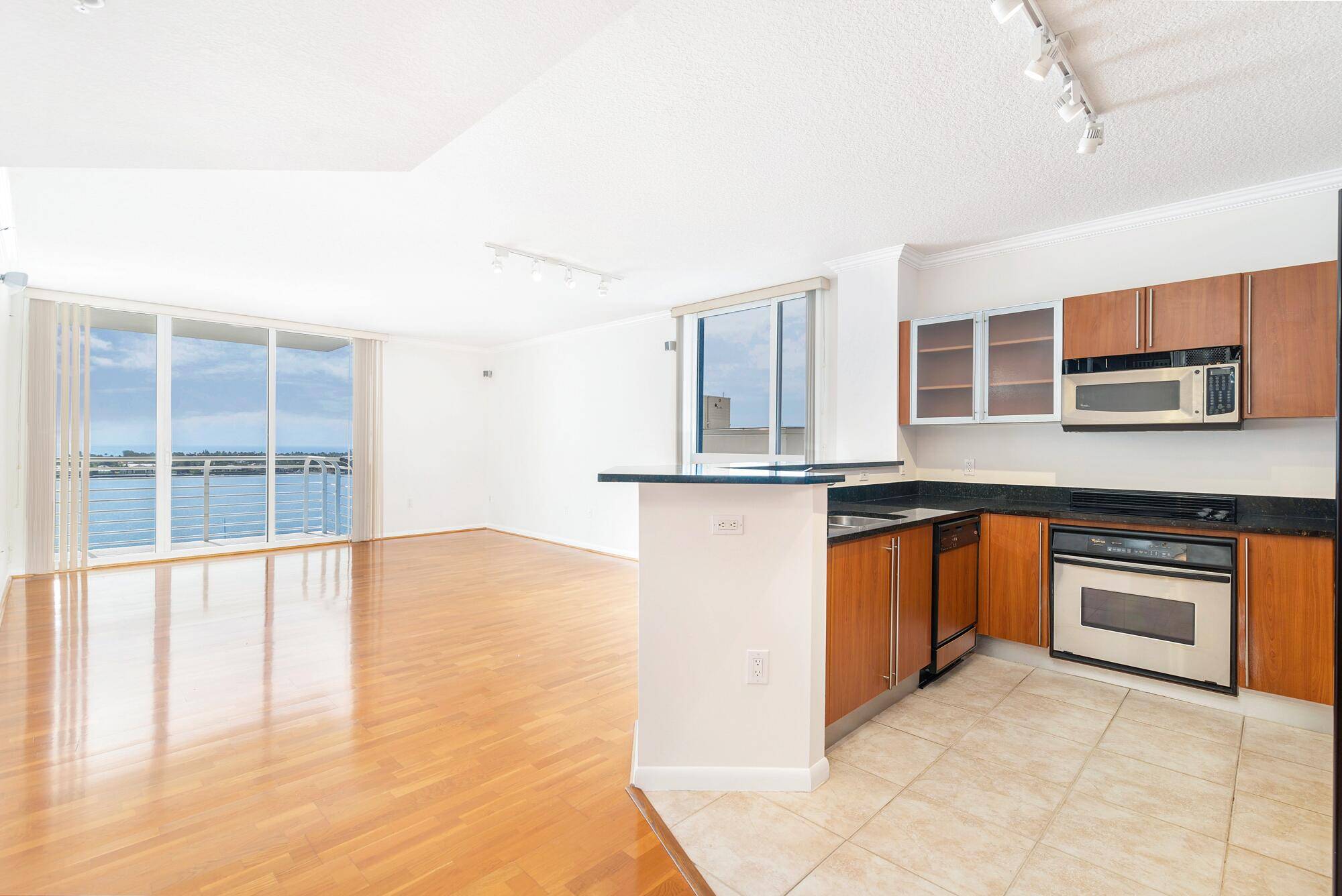 West Palm Beach, FL 33401,1551 N Flagler DR 1511