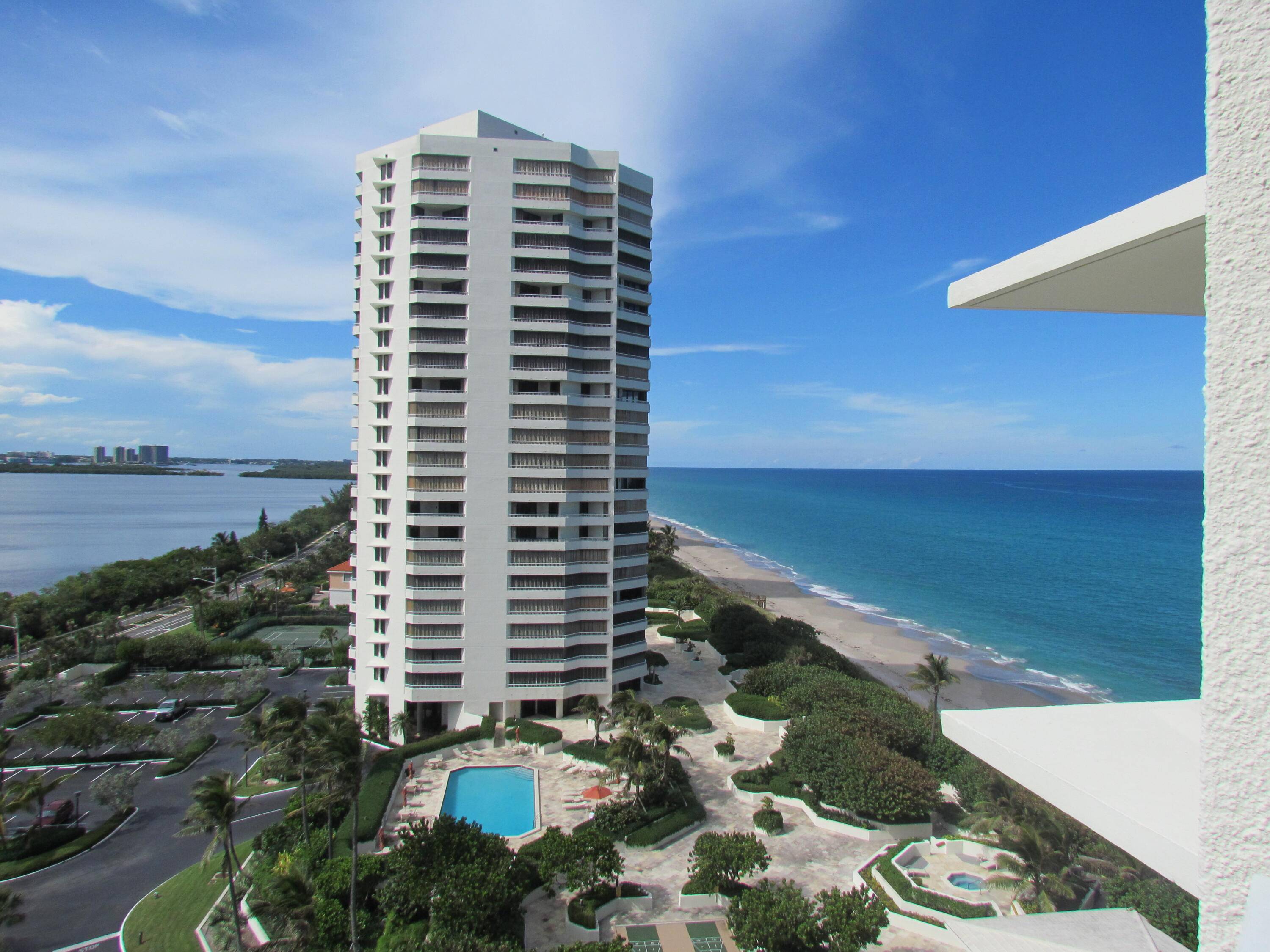 Singer Island, FL 33404,5070 N Ocean DR 10c
