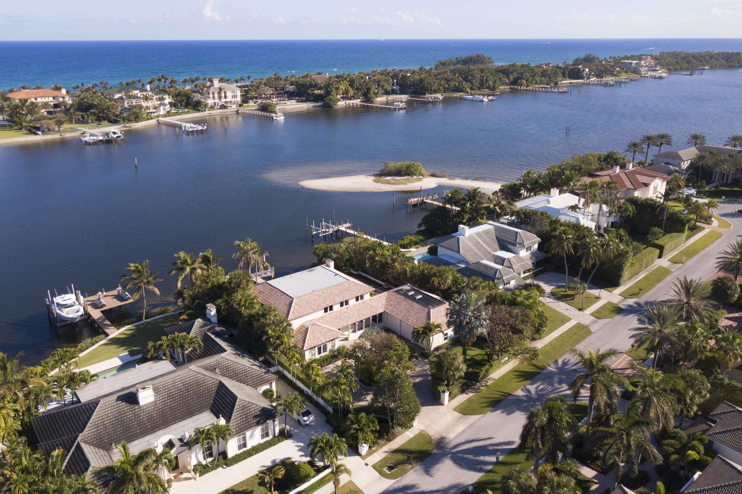 Manalapan, FL 33462,1690 Lands End RD