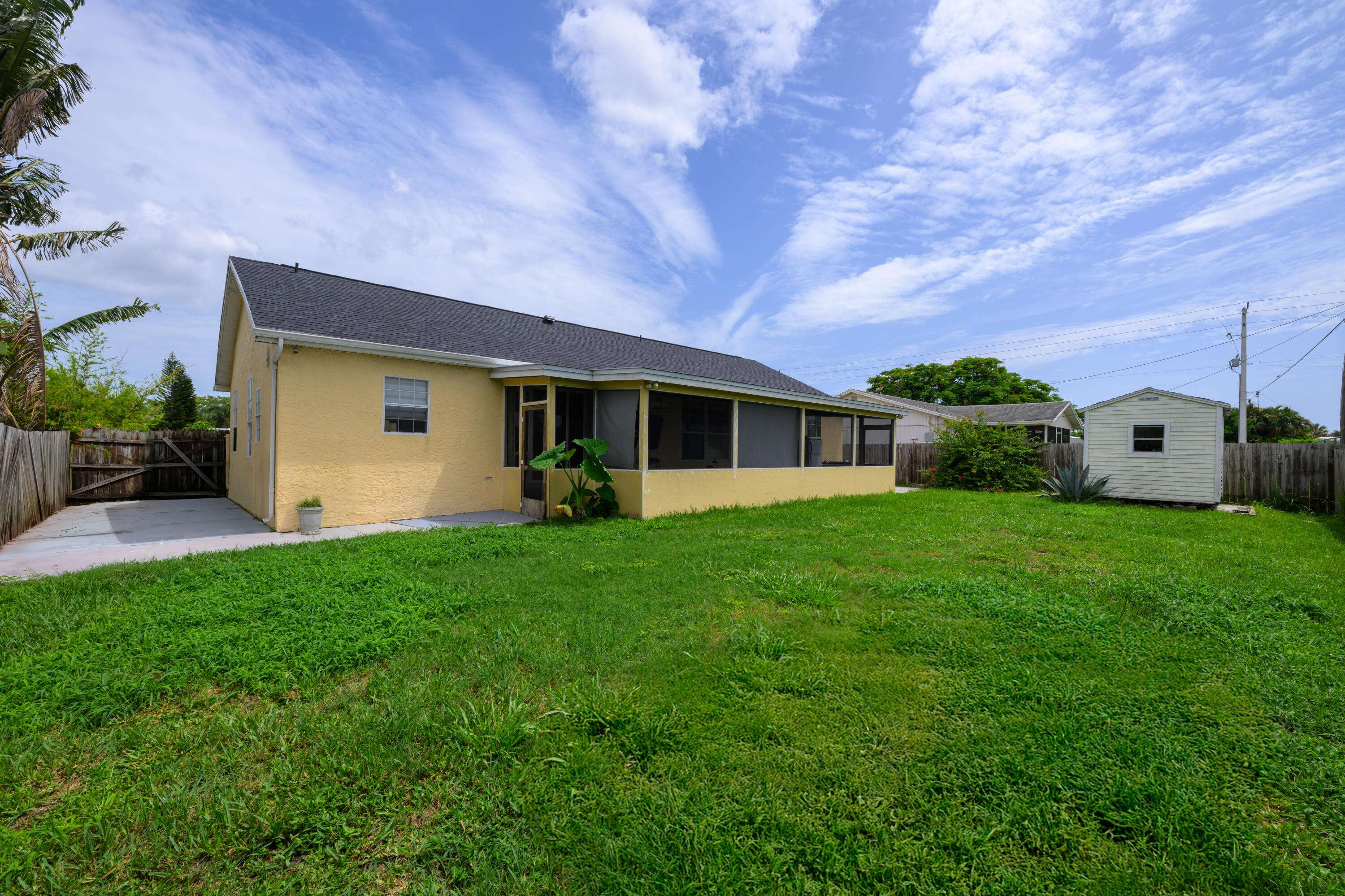 Stuart, FL 34997,1868 SE Monroe ST