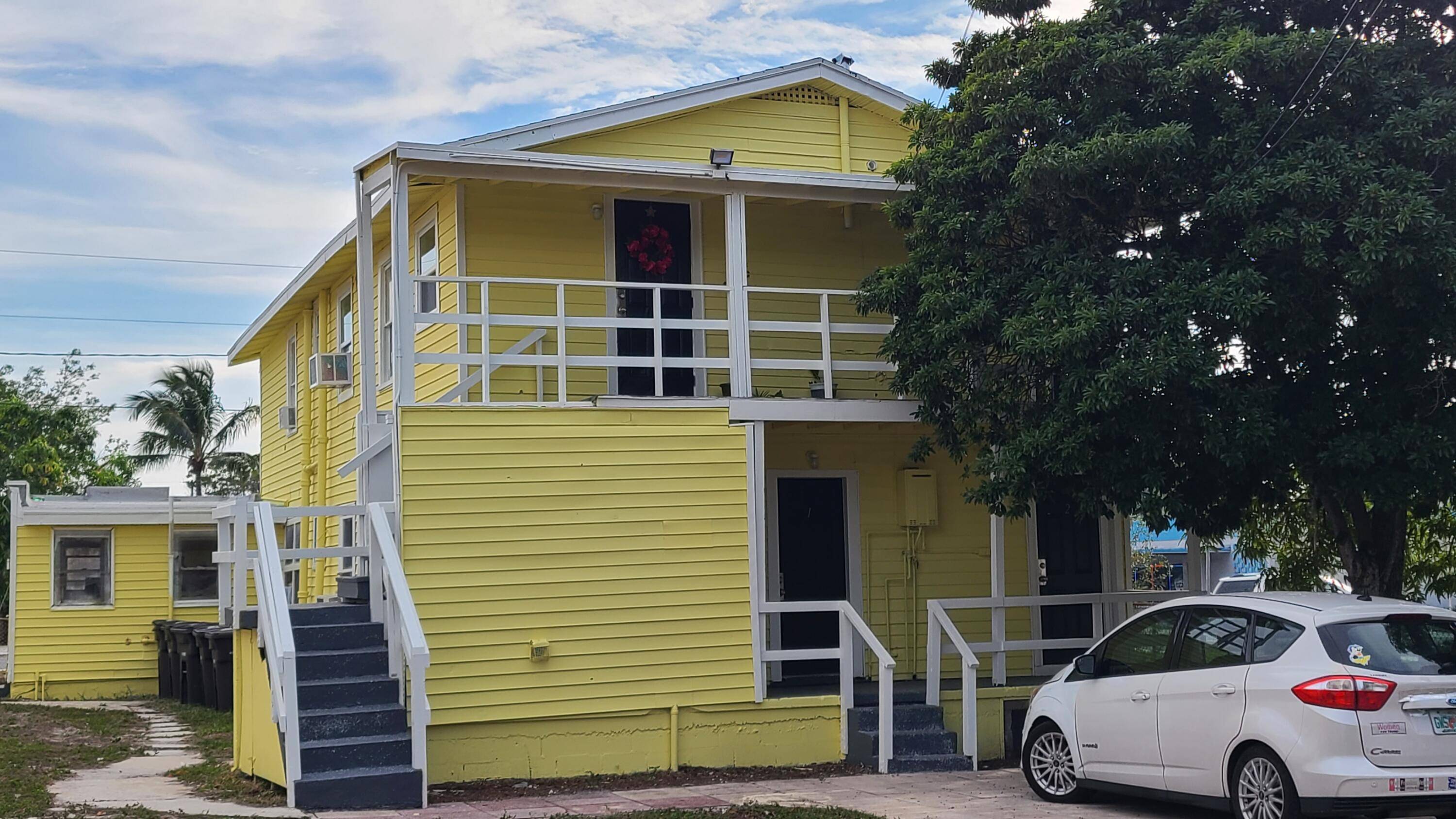 West Palm Beach, FL 33401,921 14th ST