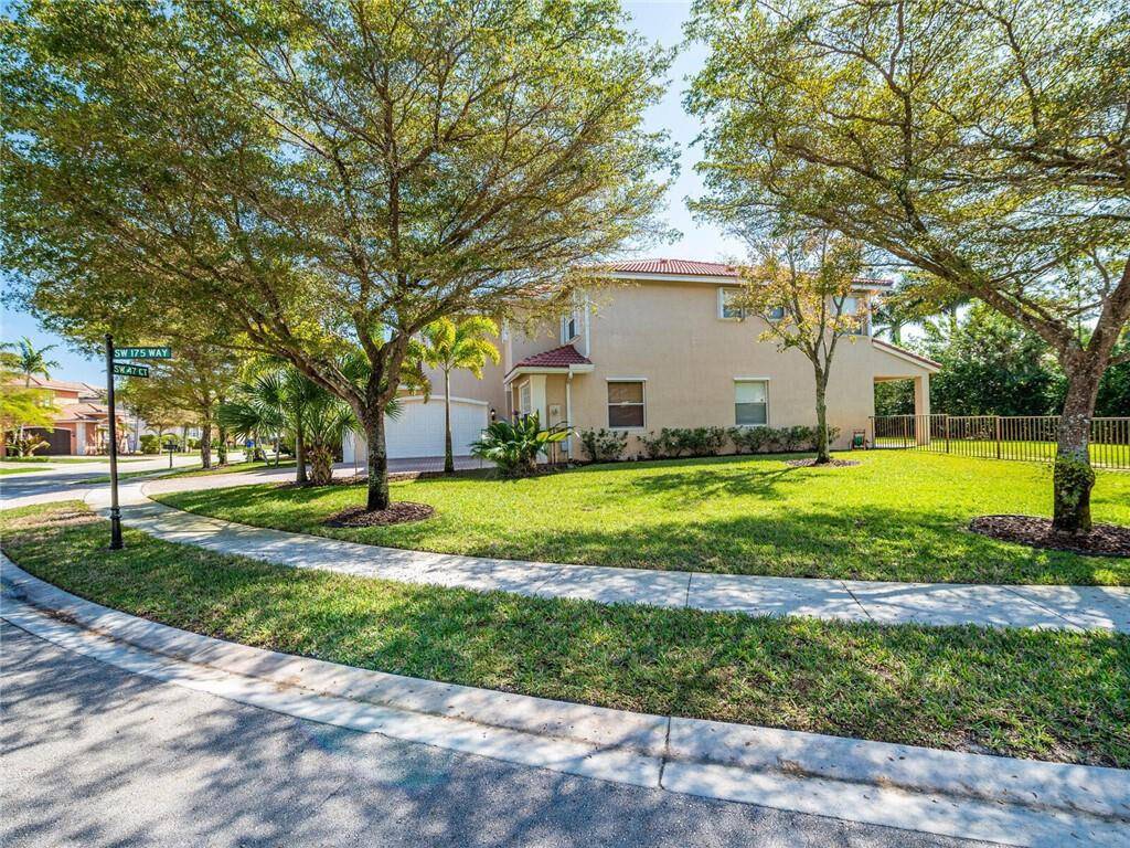 Miramar, FL 33029,17464 SW 47 CT