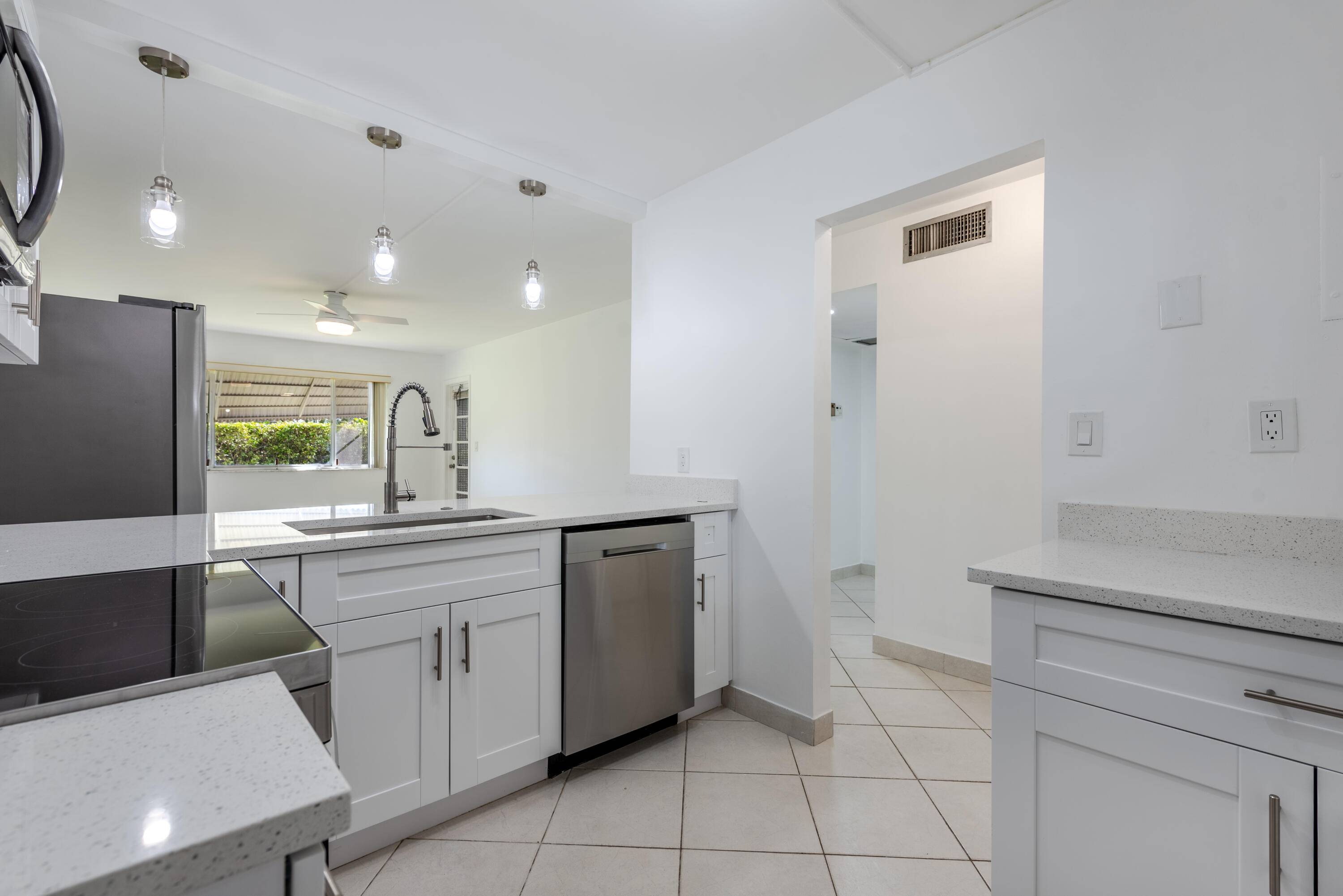 Lake Worth Beach, FL 33461,2991 S Garden DR 106