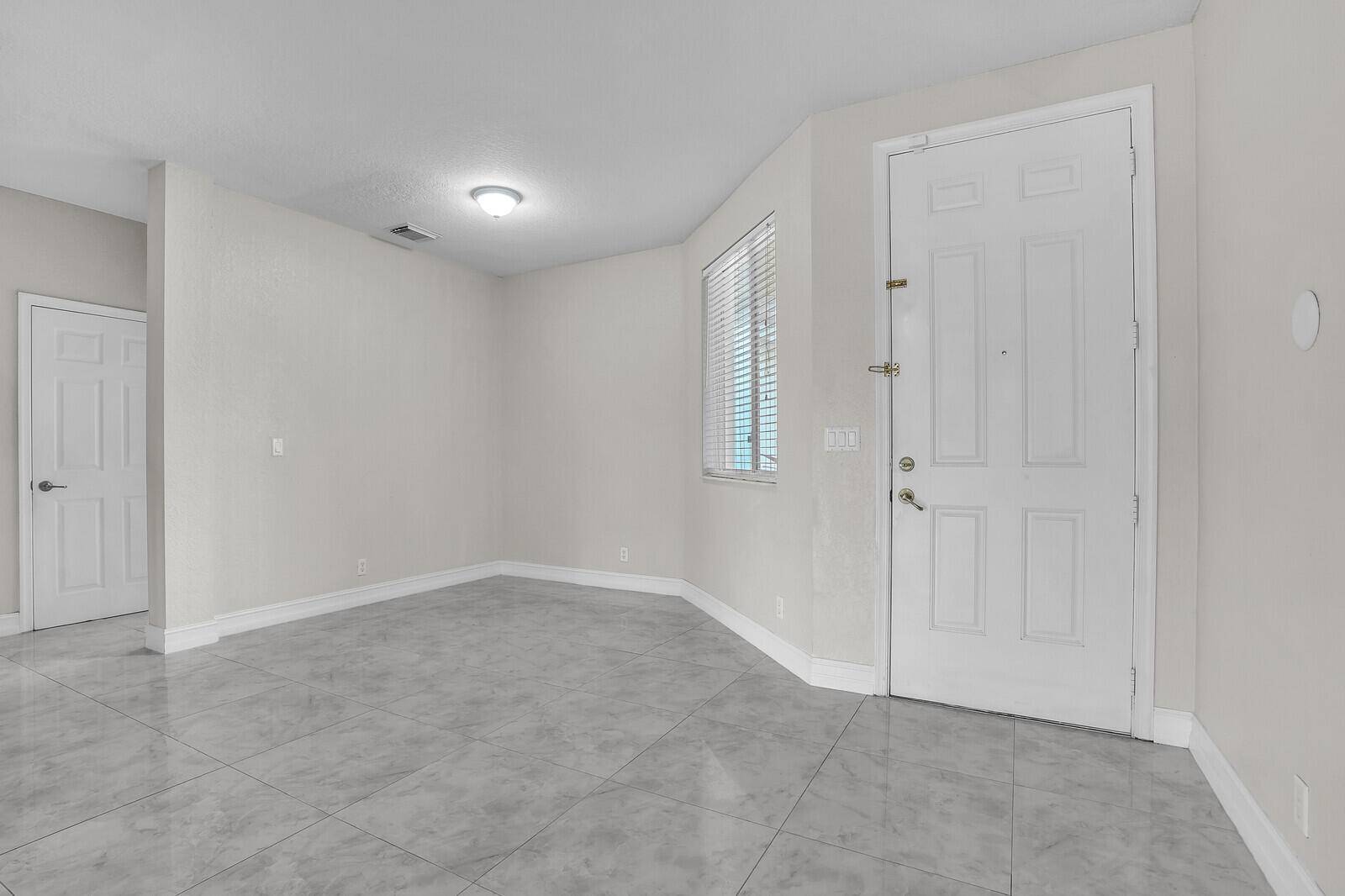 Riviera Beach, FL 33404,2005 Oakhurst WAY