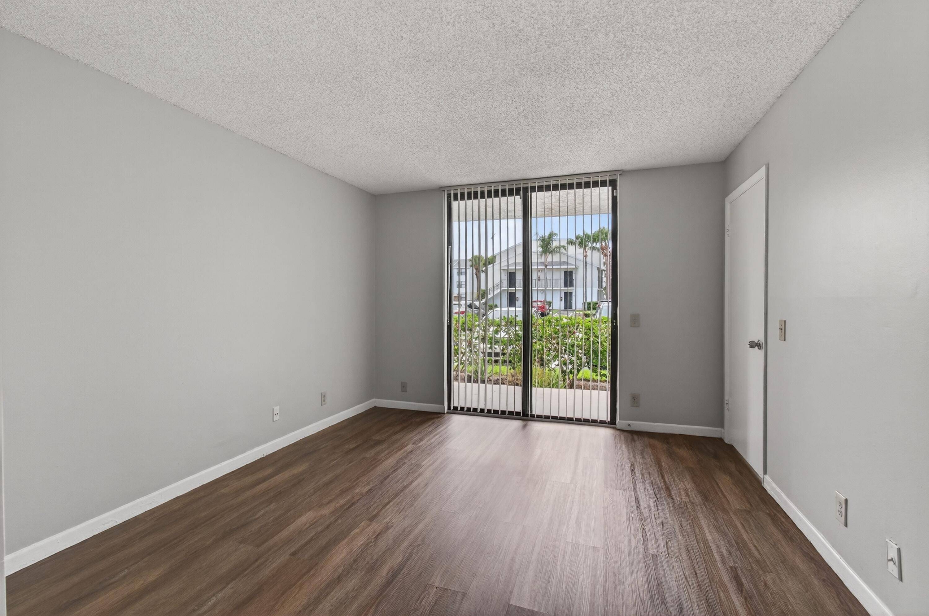 West Palm Beach, FL 33401,752 Executive Center DR 19