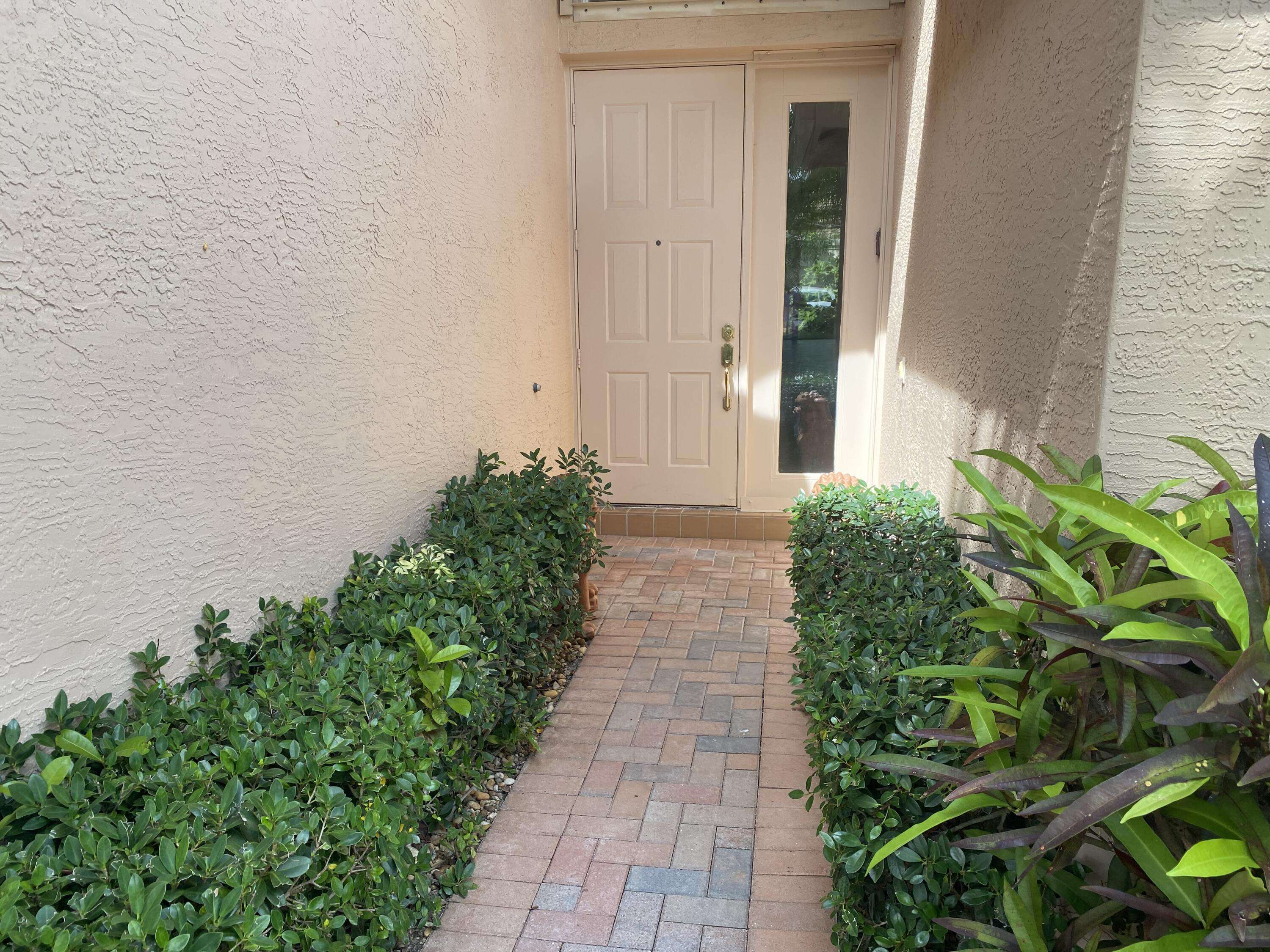 Lake Worth, FL 33467,8191 Playa Del Sur BLVD