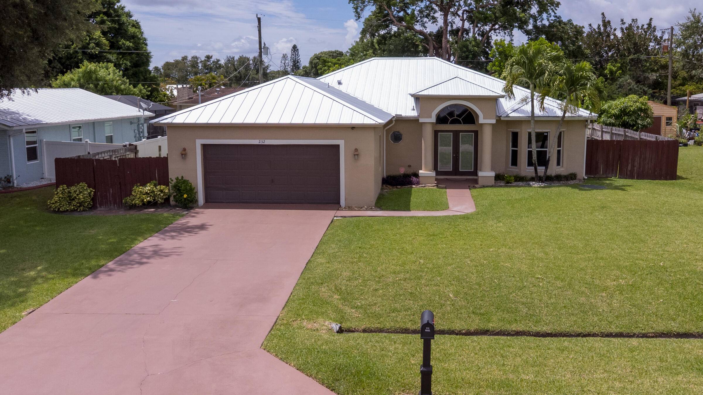 Port Saint Lucie, FL 34983,232 SE Verada AVE