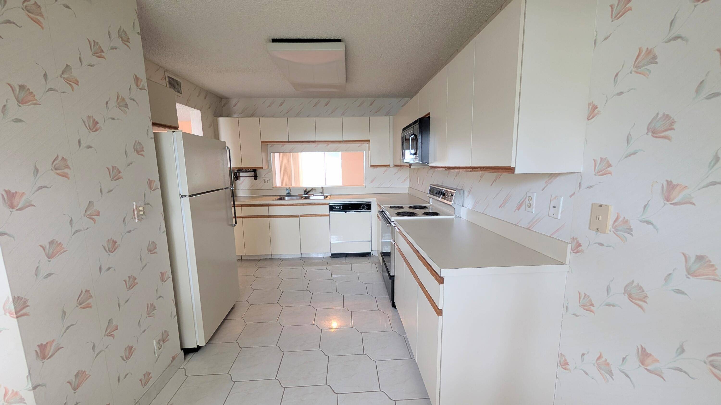 Delray Beach, FL 33484,15244 Lakes Of Delray BLVD 108