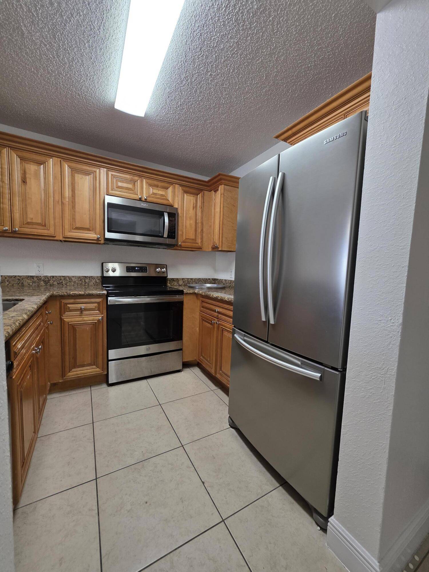 West Palm Beach, FL 33411,1484 Lake Crystal DR G