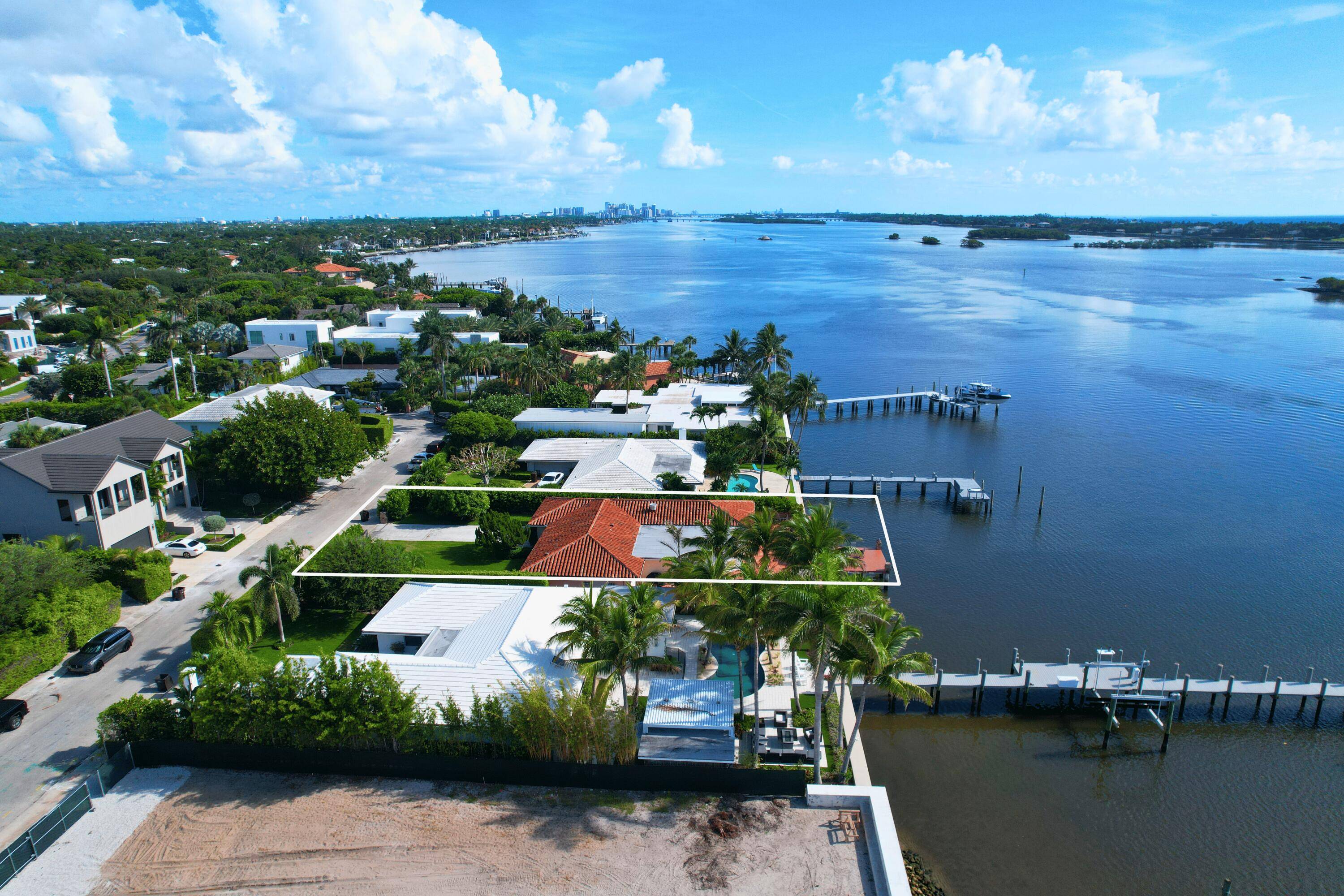 West Palm Beach, FL 33405,7932 Flagler CT
