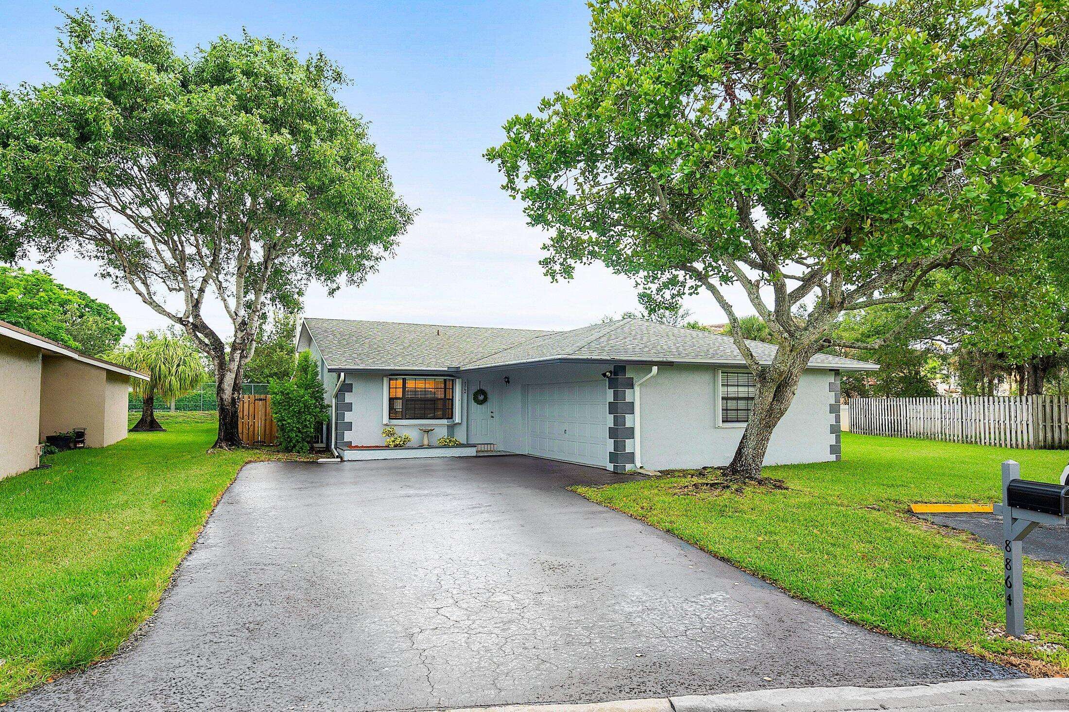 Tamarac, FL 33321,8864 NW 76 PL