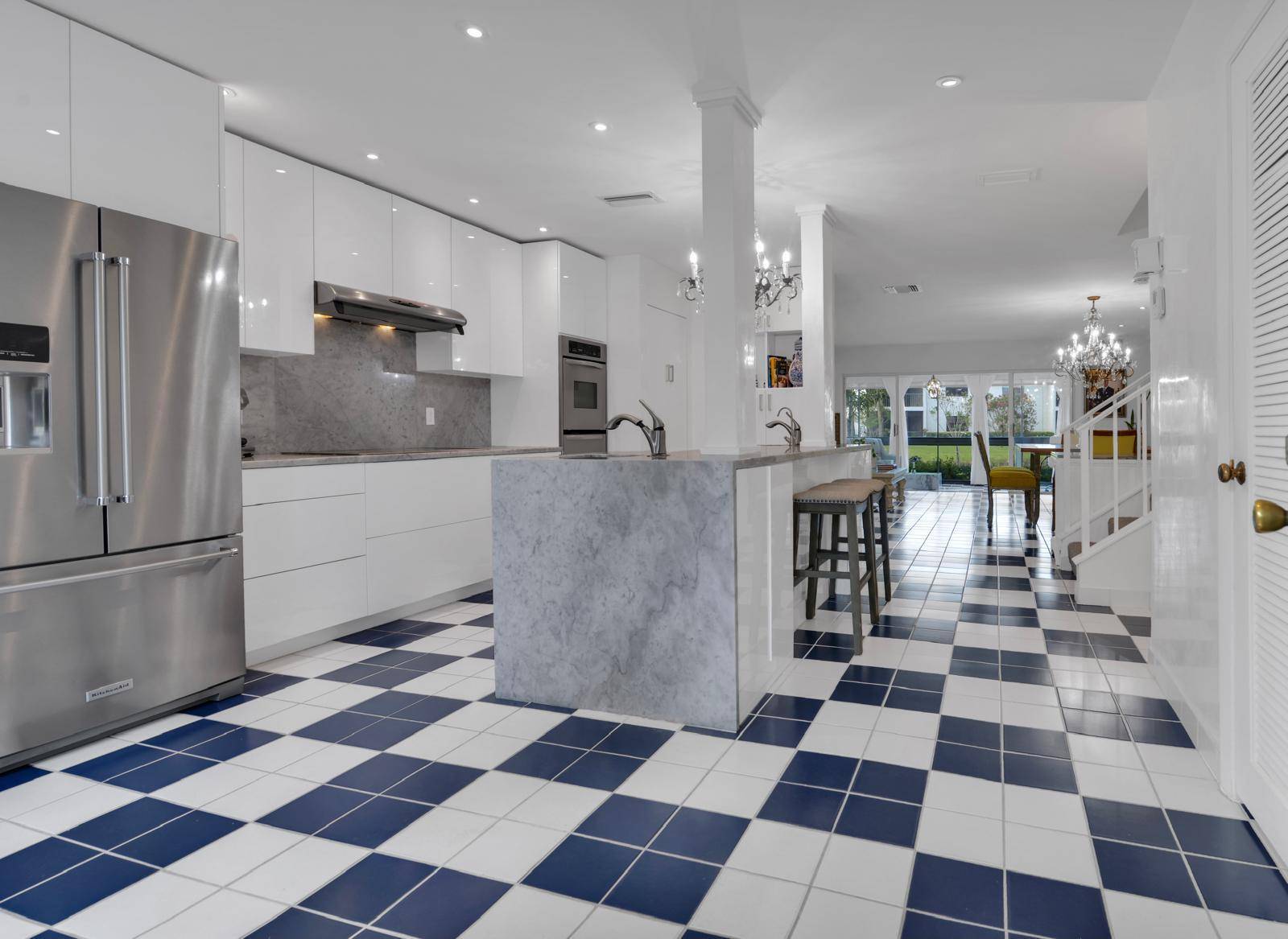 Boca Raton, FL 33433,8045 Eastlake DR 1-D