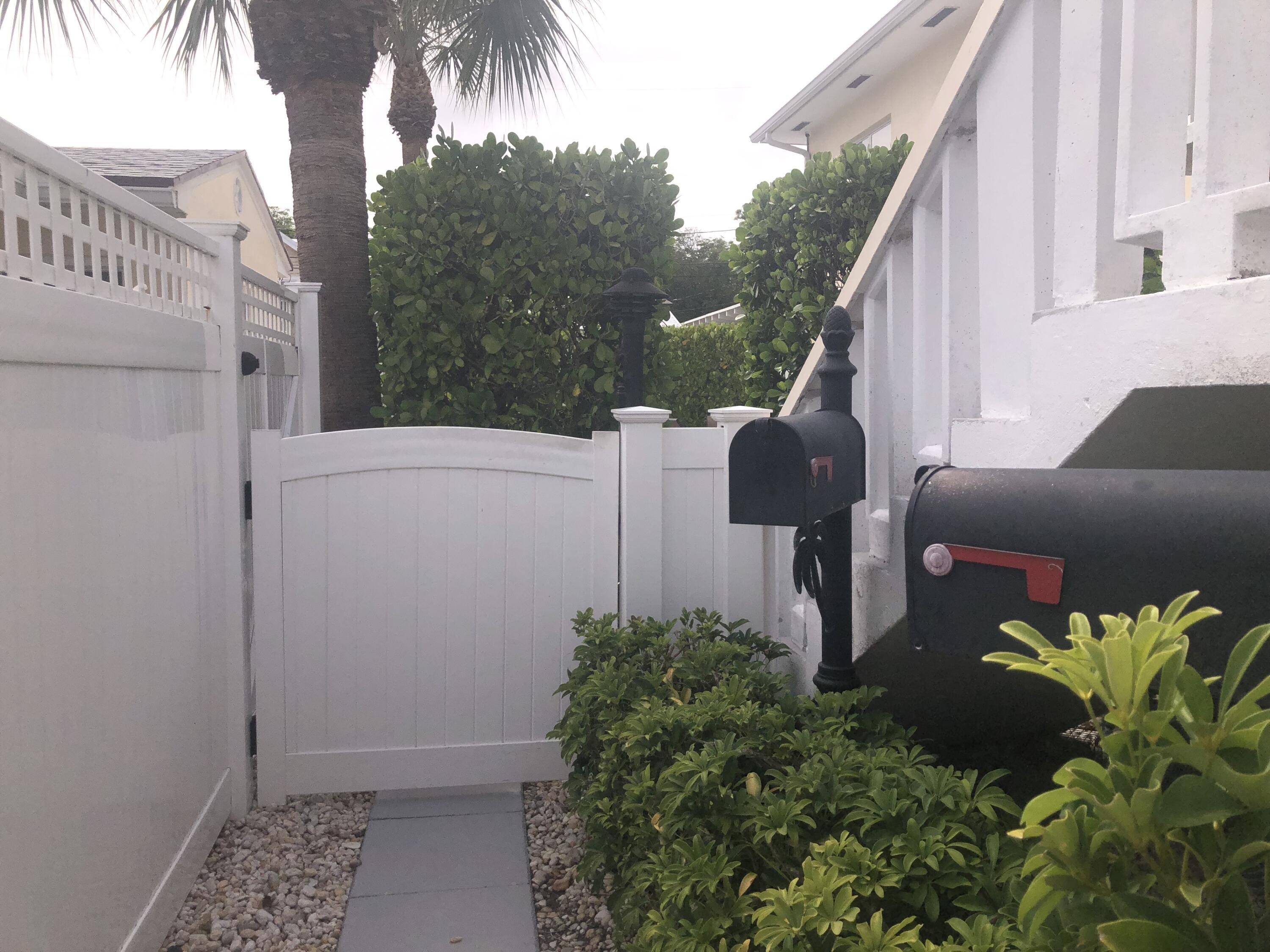 Lake Worth Beach, FL 33460,325 N Ocean Breeze 1