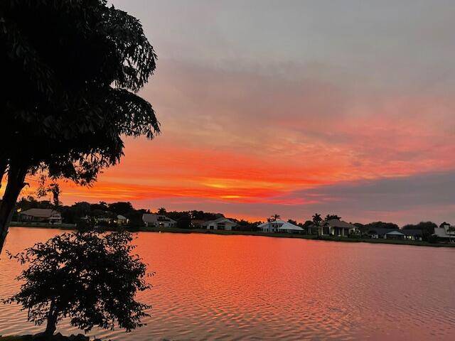Boca Raton, FL 33487,17401 Spring Tree LN
