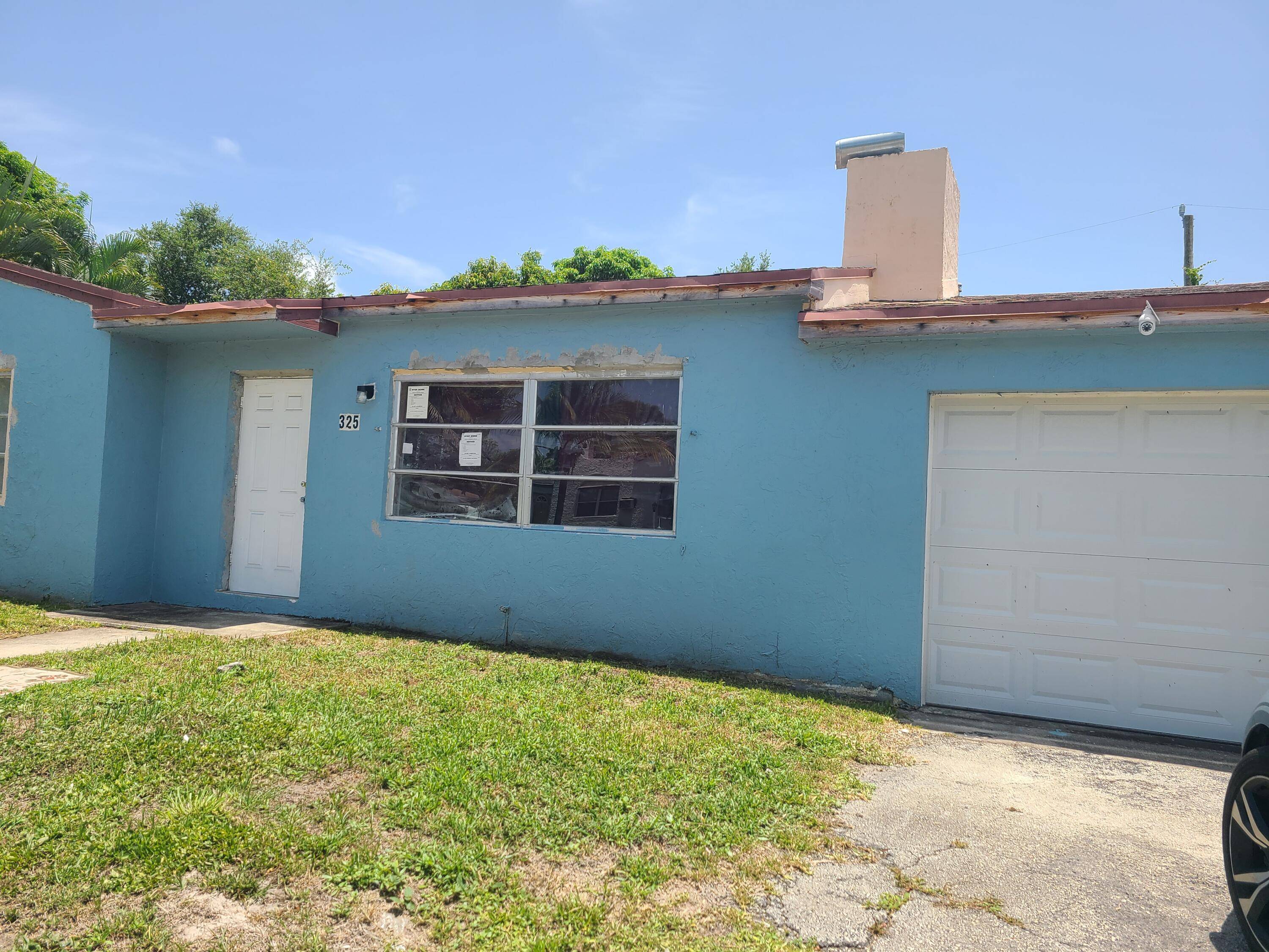 Riviera Beach, FL 33403,325 Silver Beach RD