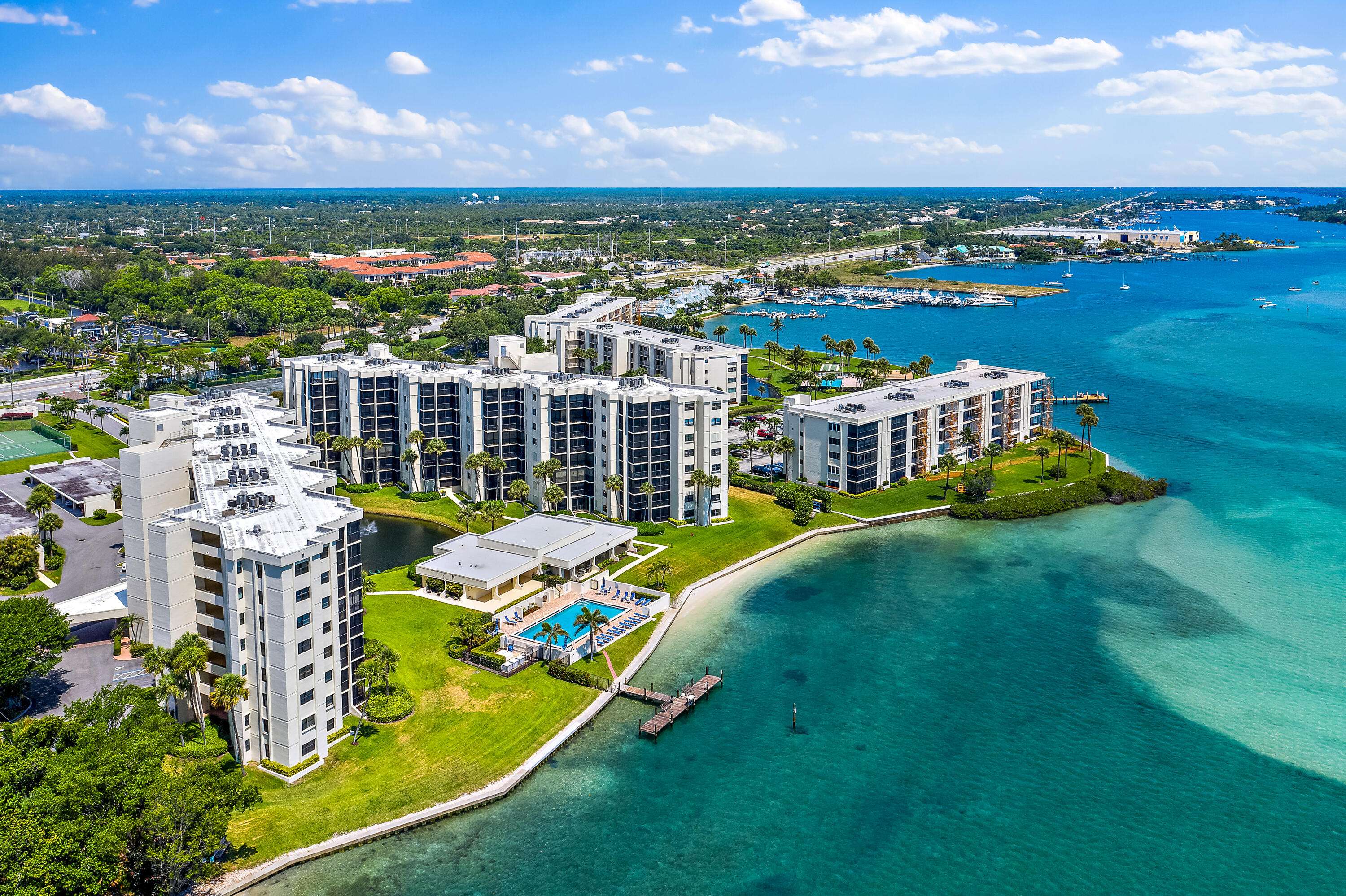 Tequesta, FL 33469,19800 Sandpointe Bay 104