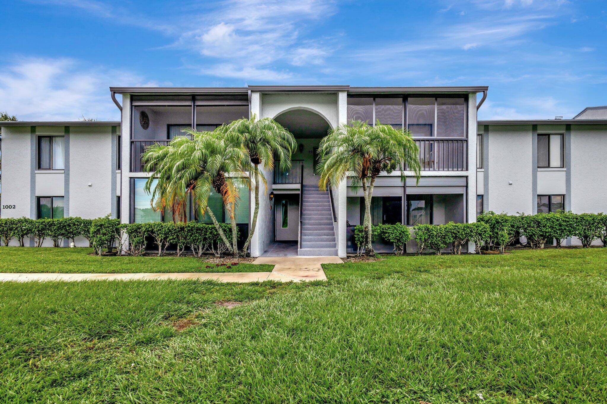 West Palm Beach, FL 33409,1002 Green Pine BLVD F2