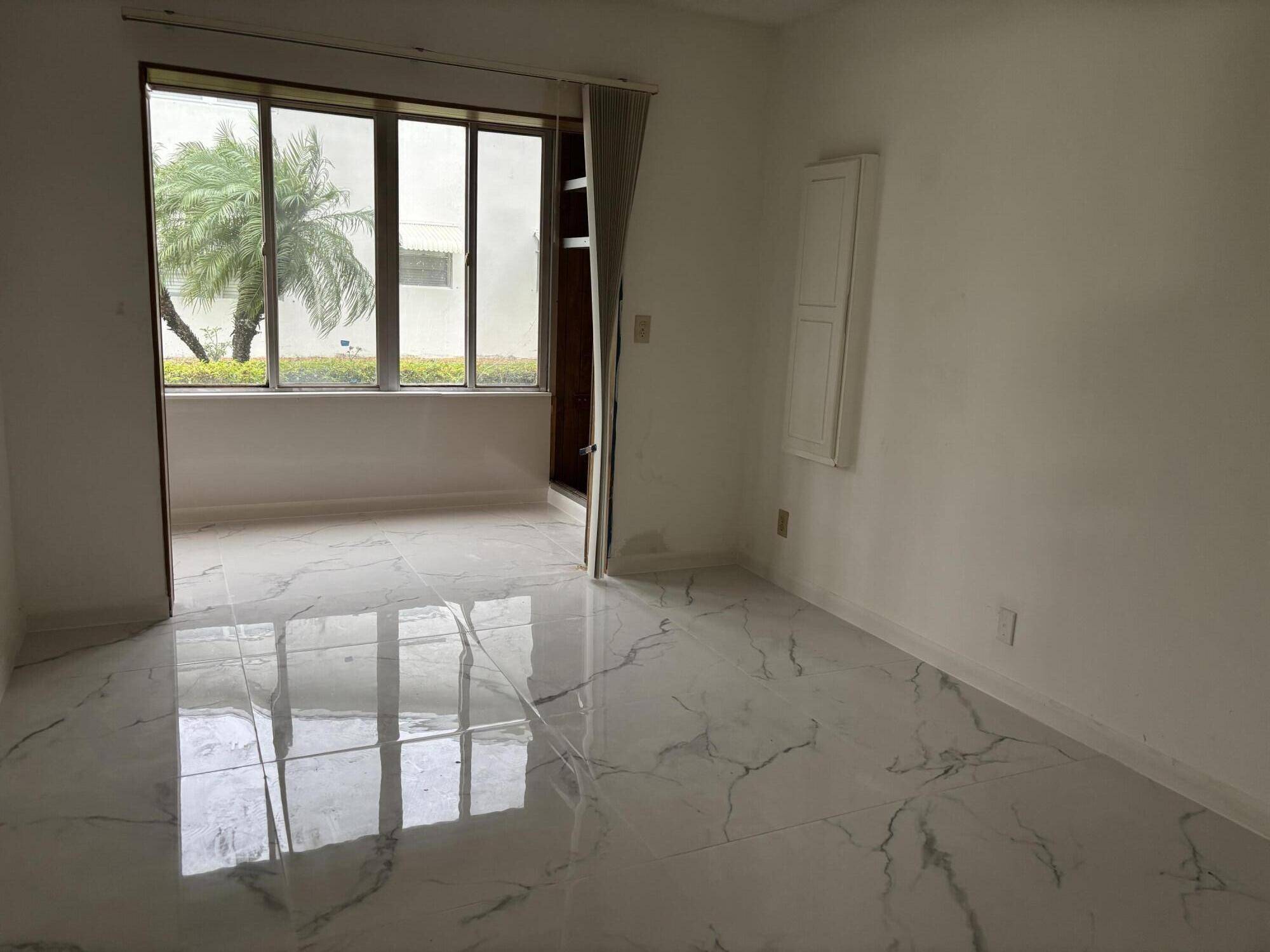 West Palm Beach, FL 33417,204 Salisbury I 204