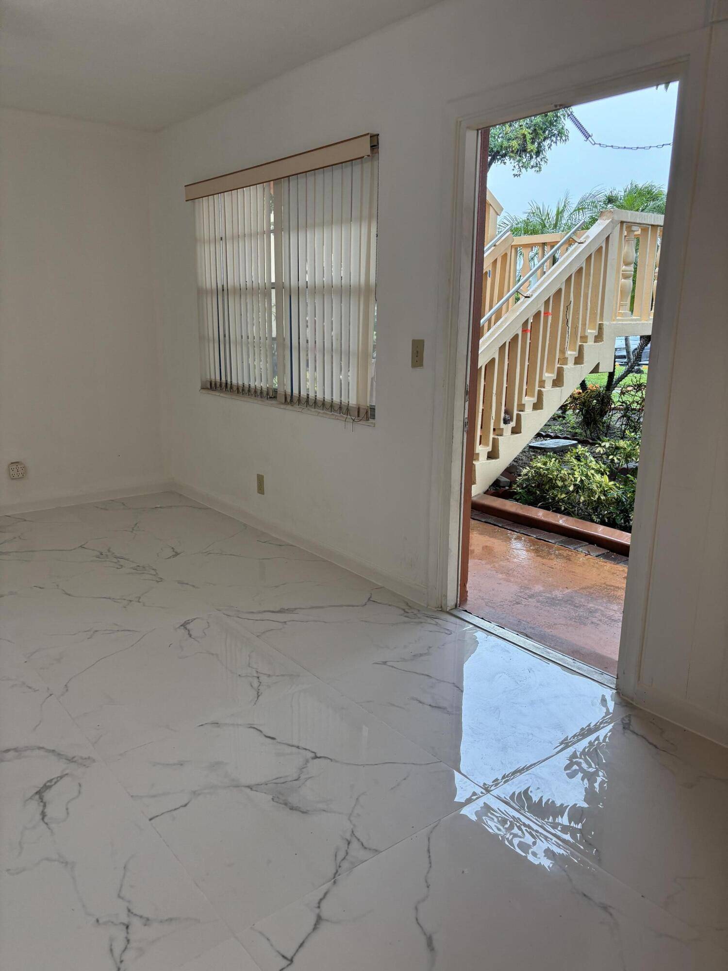 West Palm Beach, FL 33417,204 Salisbury I 204