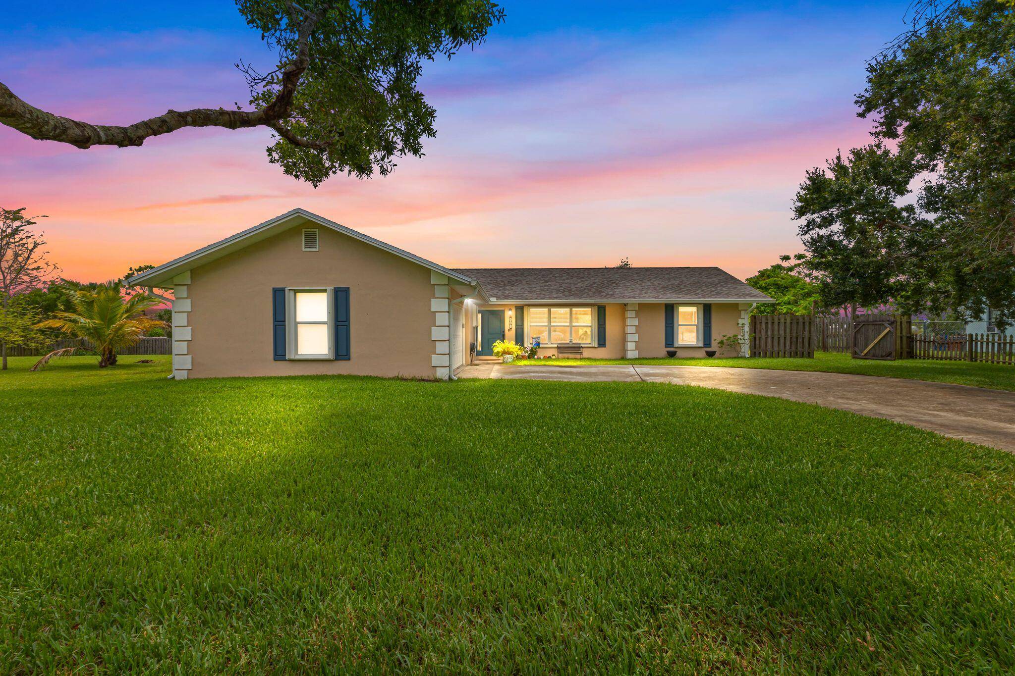 Fort Pierce, FL 34947,105 Sandalwood DR