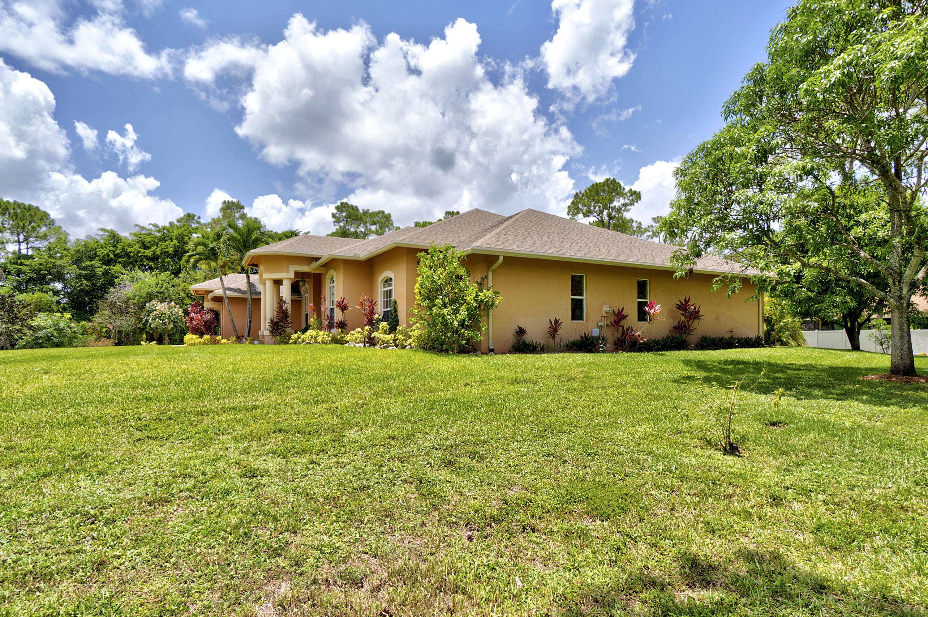 Loxahatchee, FL 33470,15157 Temple BLVD