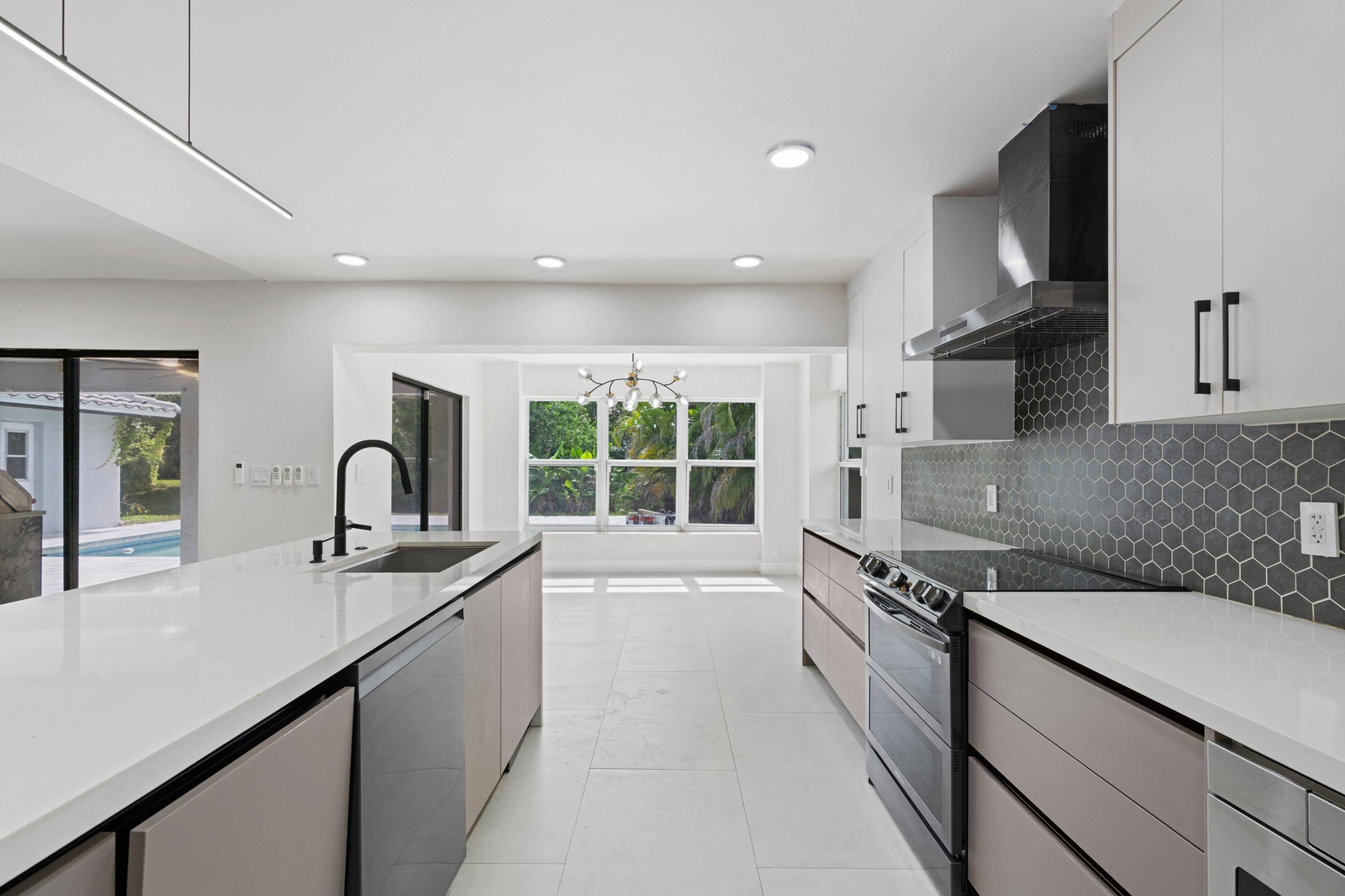 Coral Springs, FL 33071,1833 NW 104th AVE