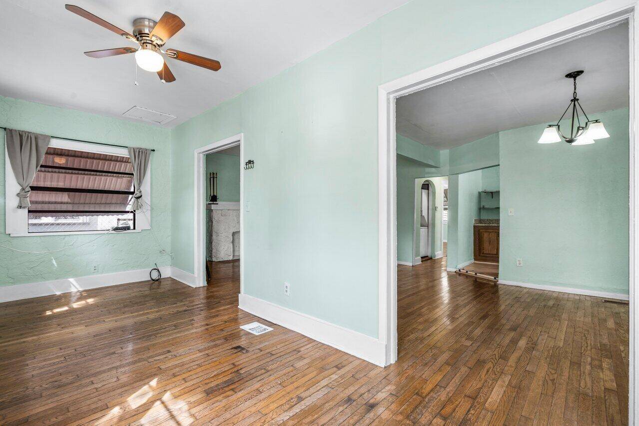 Lake Worth Beach, FL 33460,410 S Ocean Breeze 1