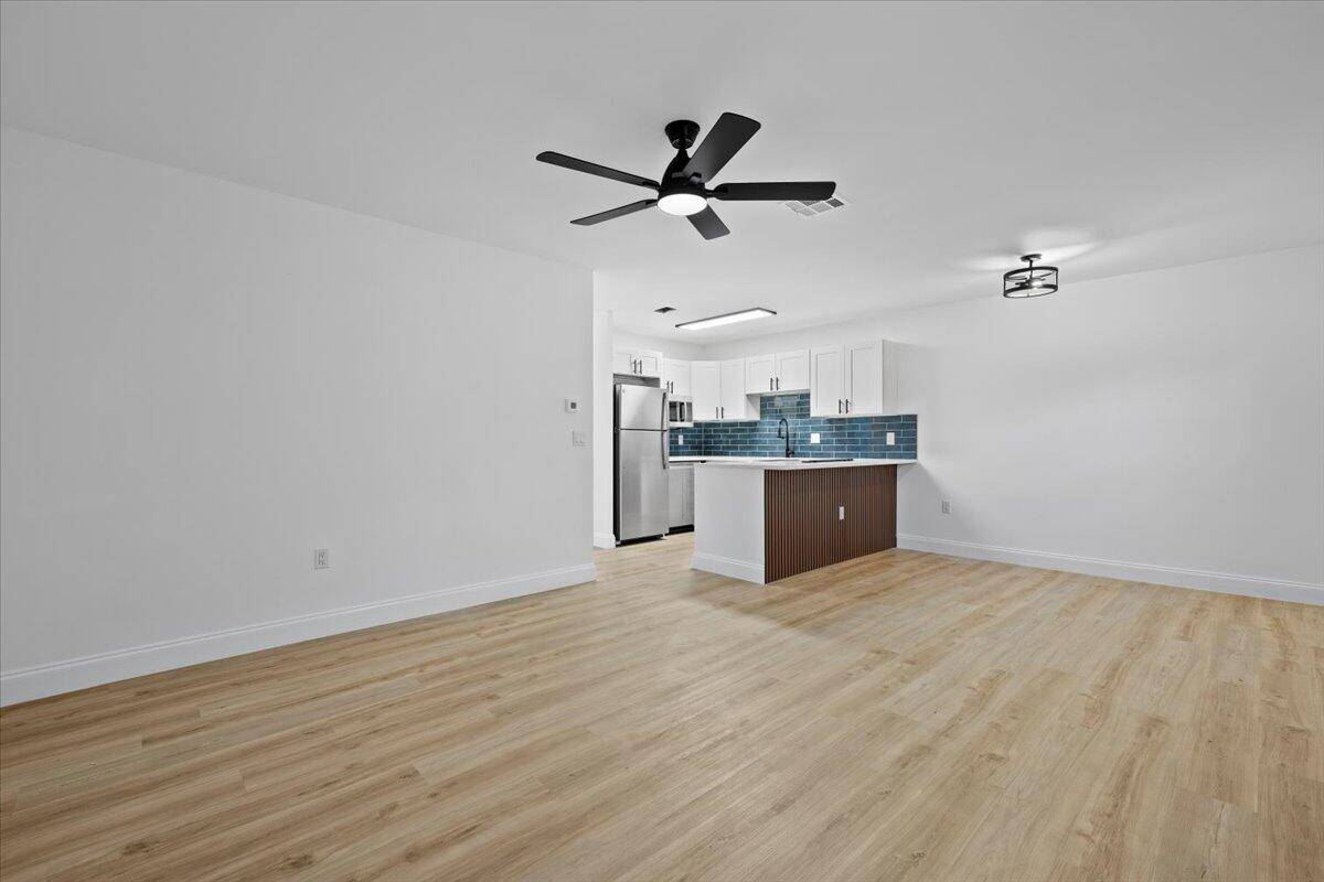 Greenacres, FL 33463,5880 S 38th ST