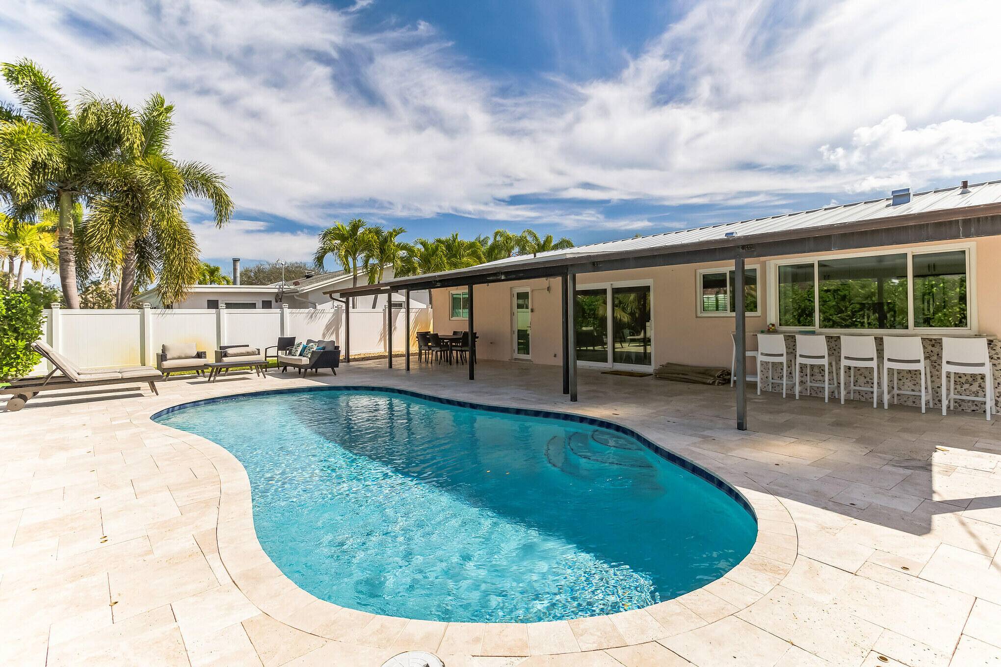 Tequesta, FL 33469,19 Willow RD