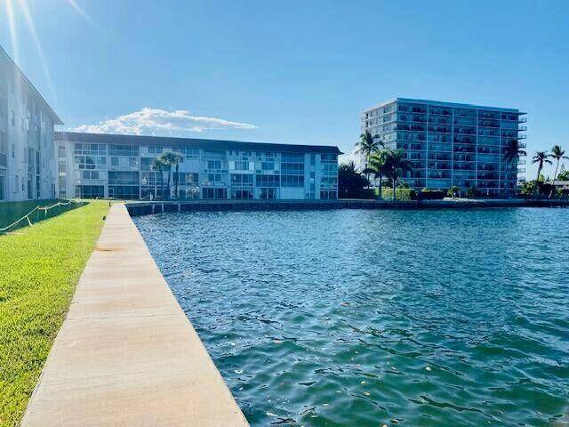 Riviera Beach, FL 33404,2936 Lake Shore DR 308