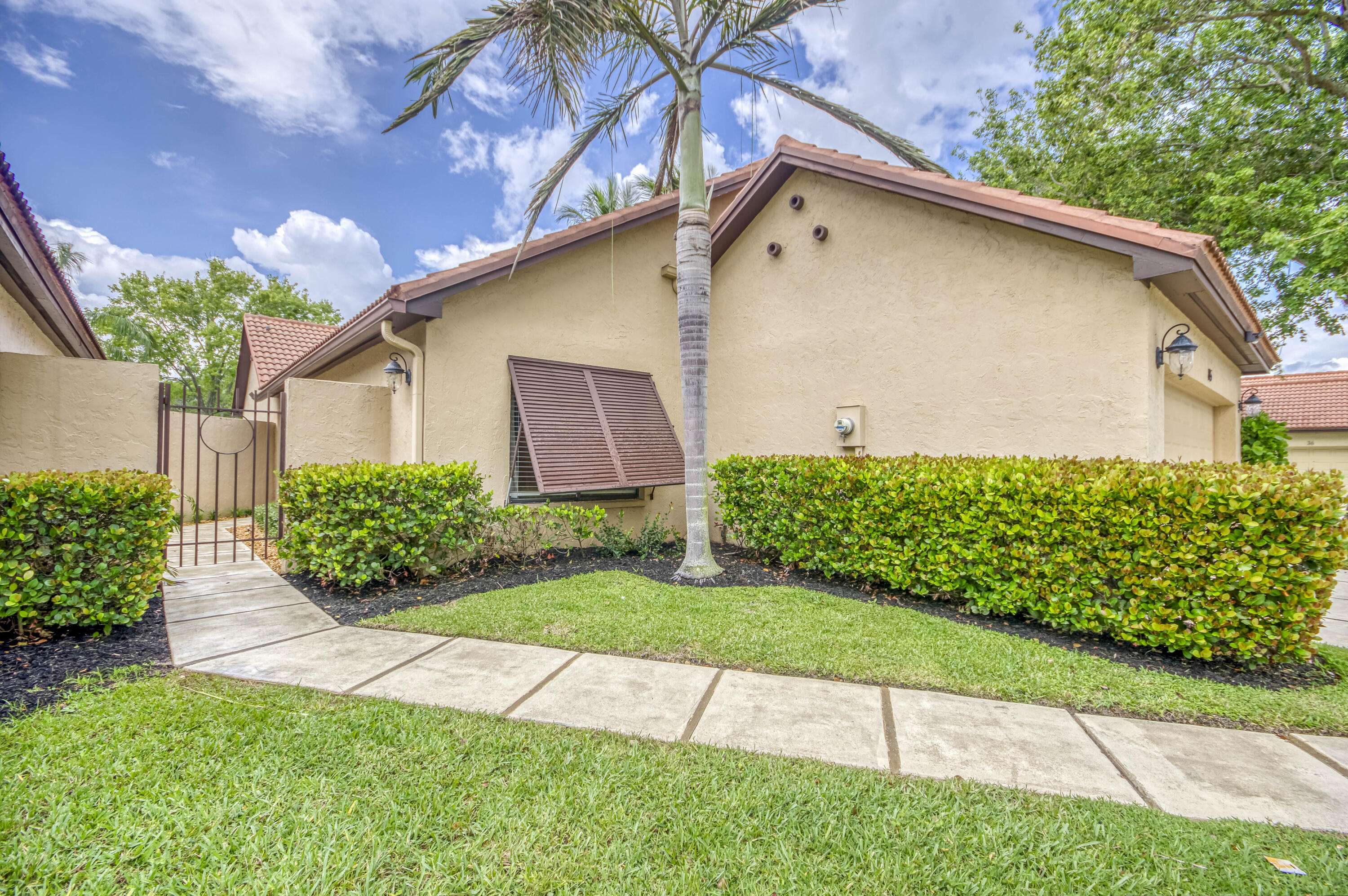 Palm Beach Gardens, FL 33418,85 N Ironwood WAY