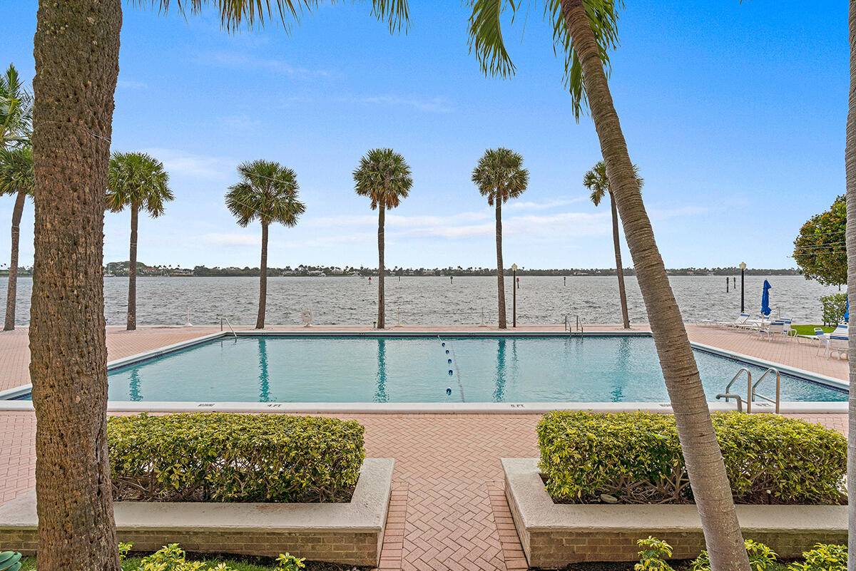 West Palm Beach, FL 33407,2600 N Flagler DR 211