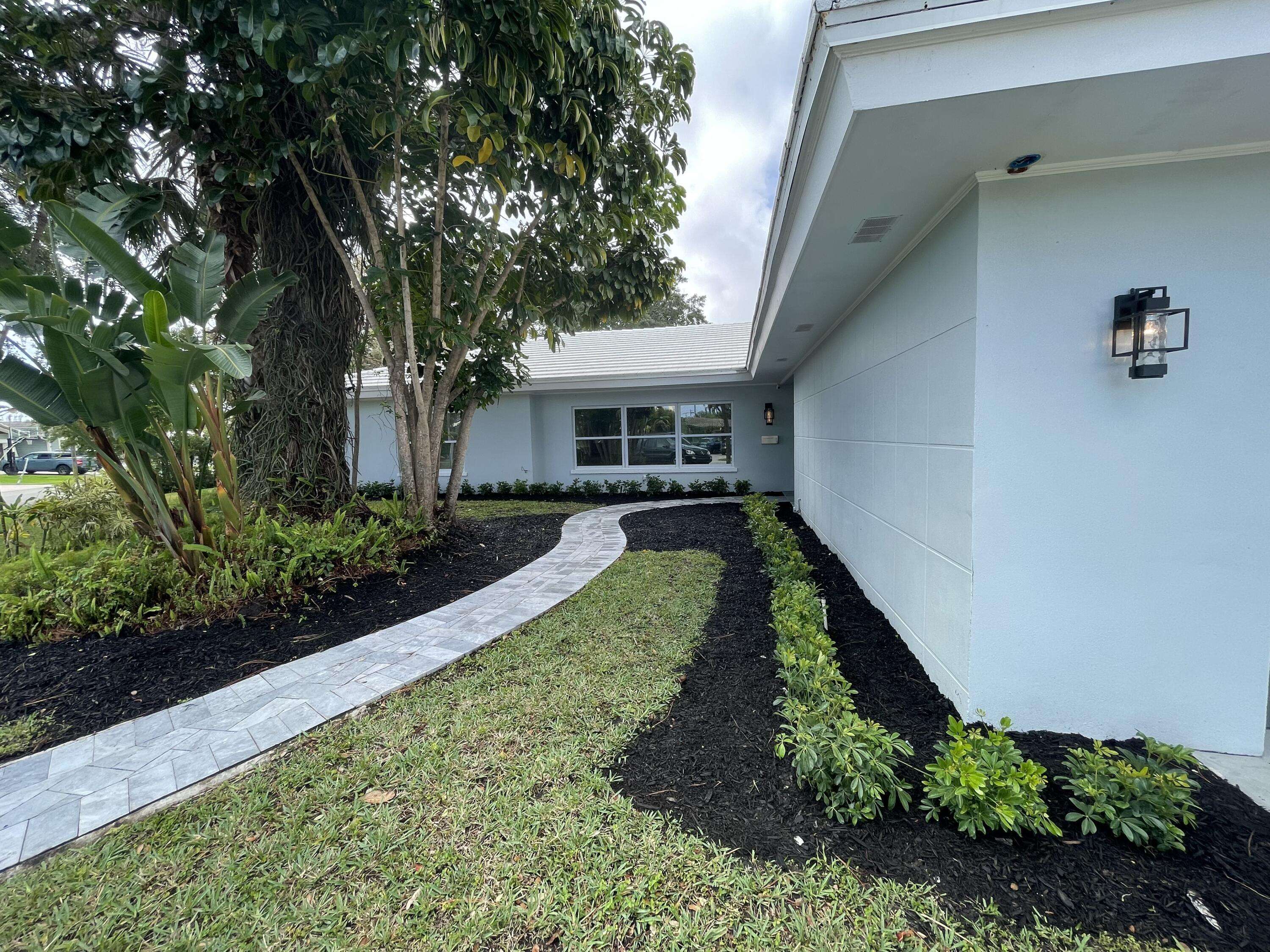 Boca Raton, FL 33486,299 NW 10th CT