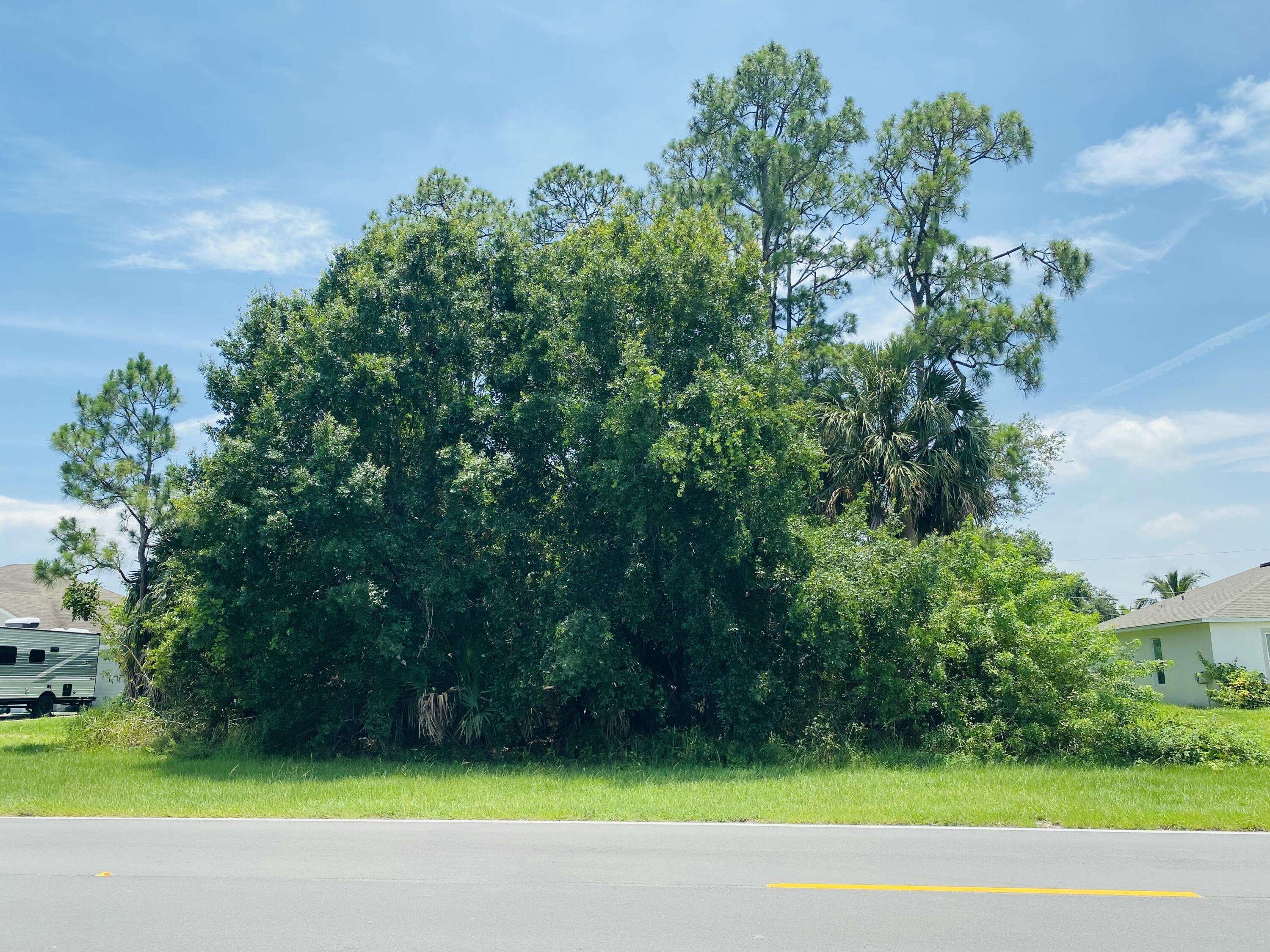Port Saint Lucie, FL 34953,1438 SW Del Rio BLVD