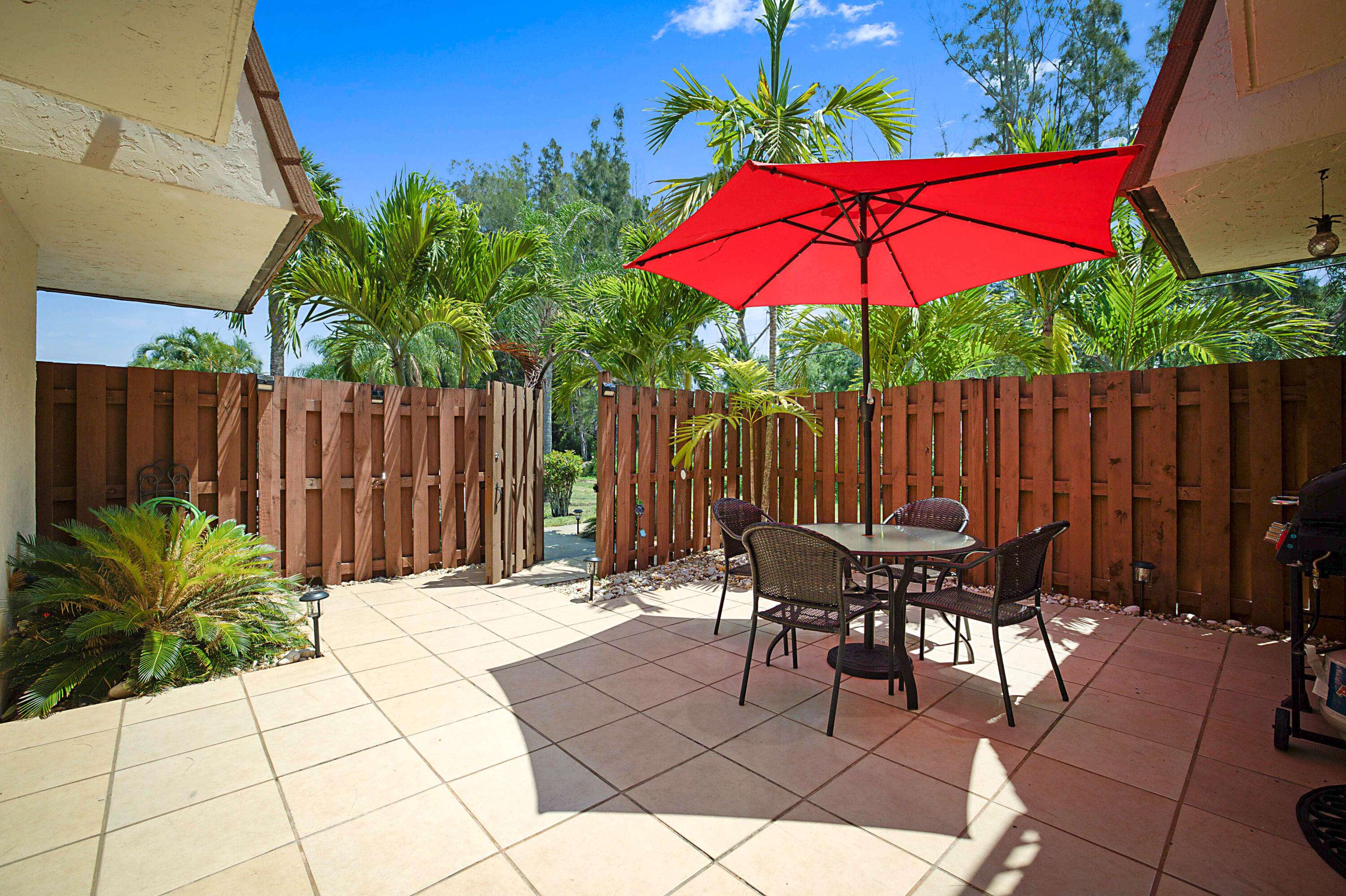 Jupiter, FL 33458,825 Center ST 11c