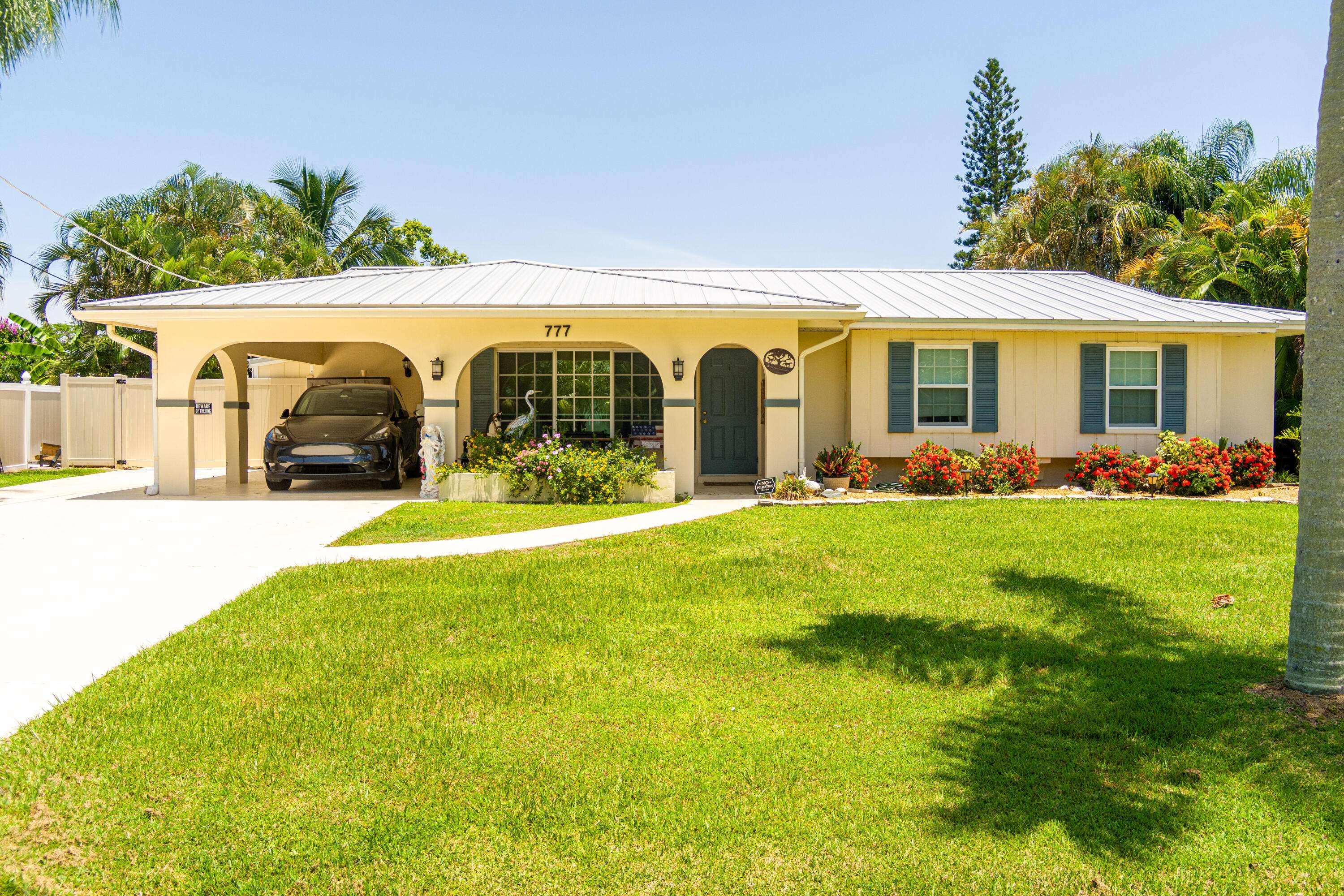 Port Saint Lucie, FL 34983,777 SE Arton LN