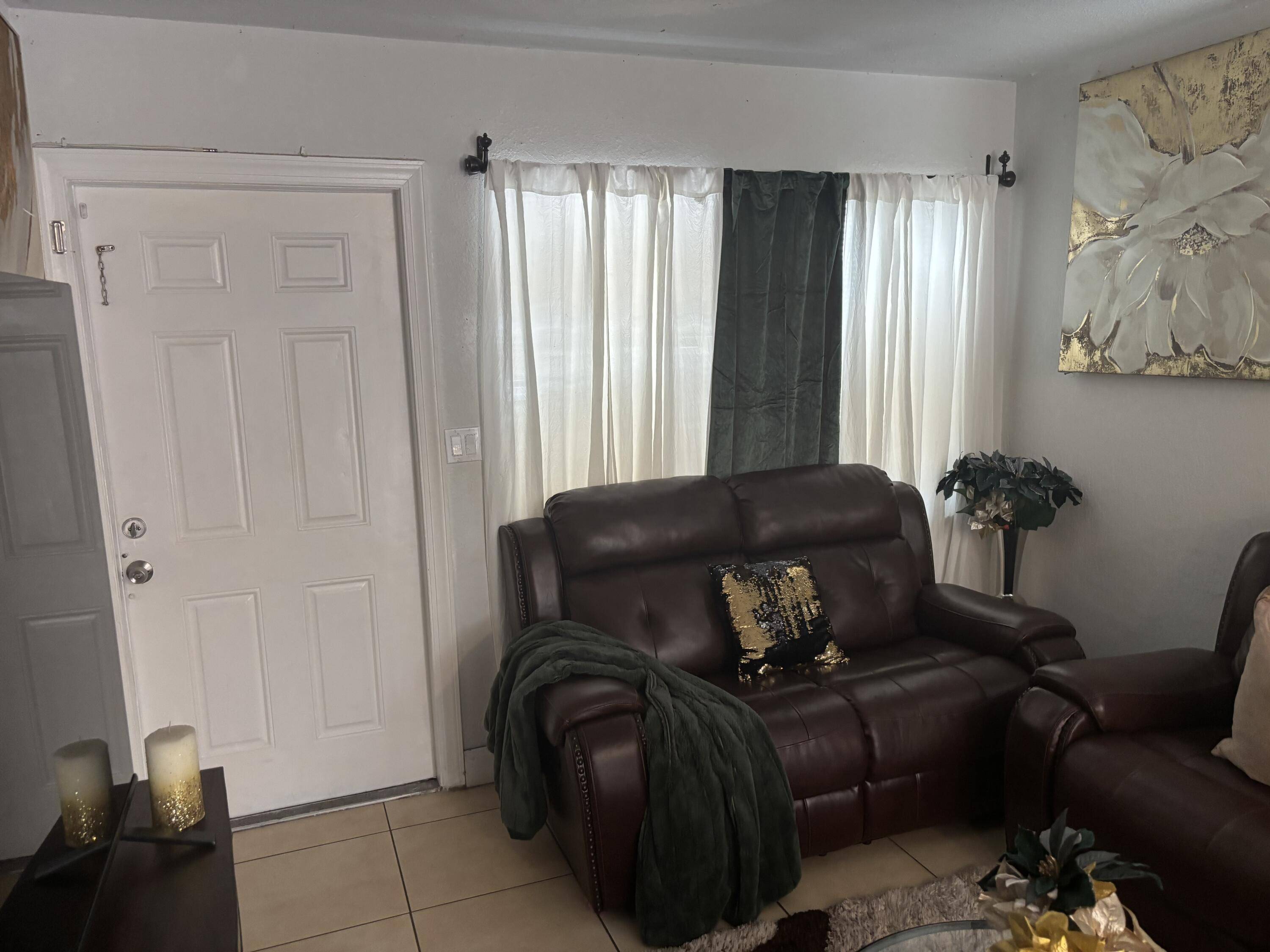 West Palm Beach, FL 33407,633 48th ST