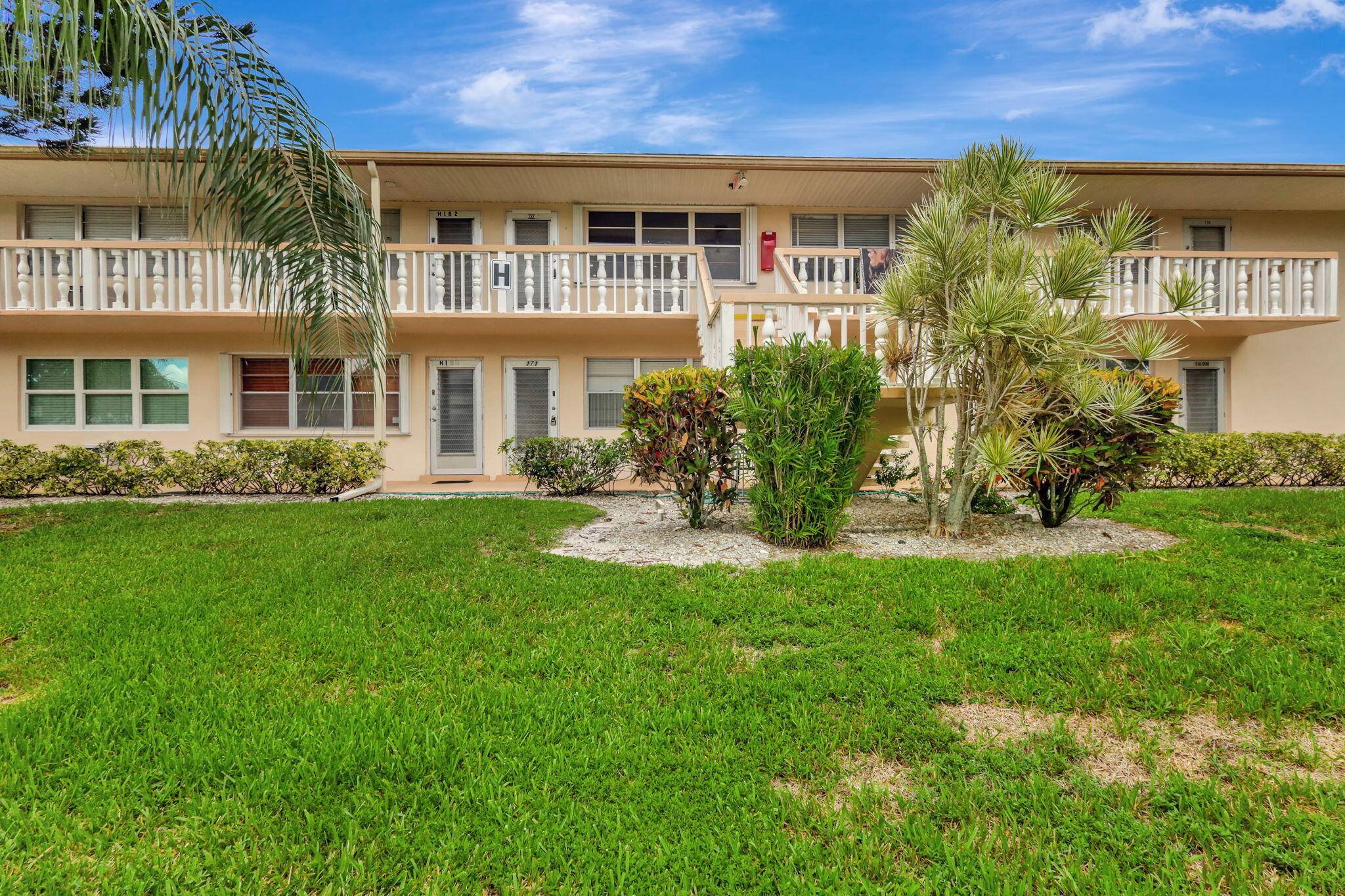 West Palm Beach, FL 33417,181 Canterbury H