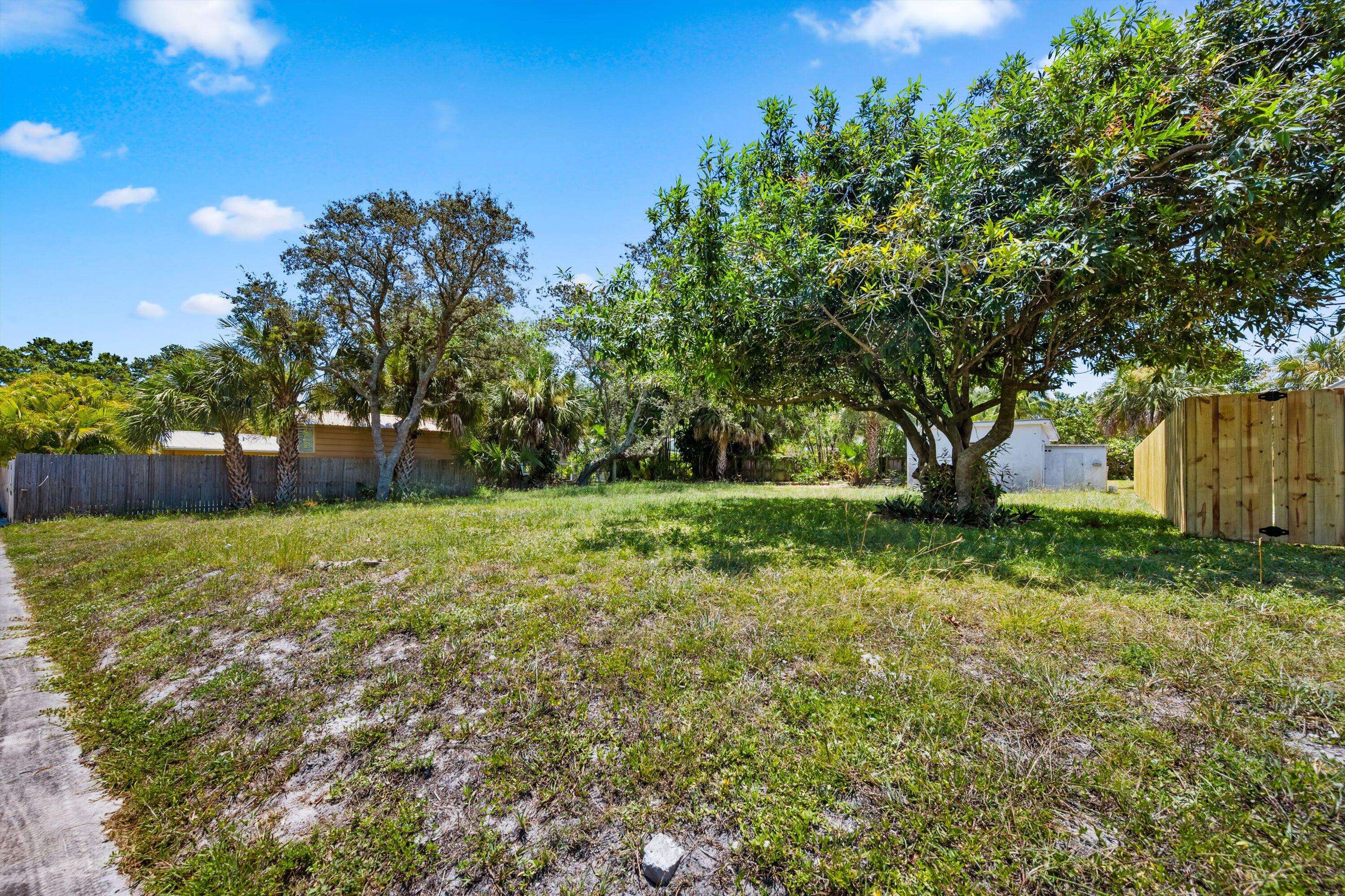 Jensen Beach, FL 34957,0 NE Waverly TER
