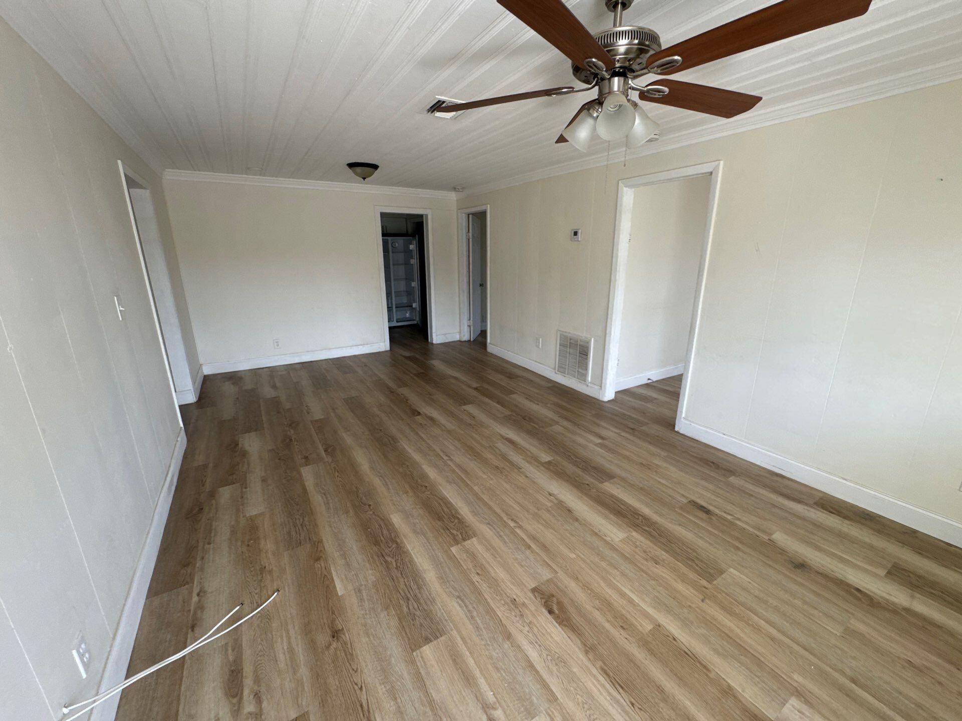 Riviera Beach, FL 33404,901 W 7th ST