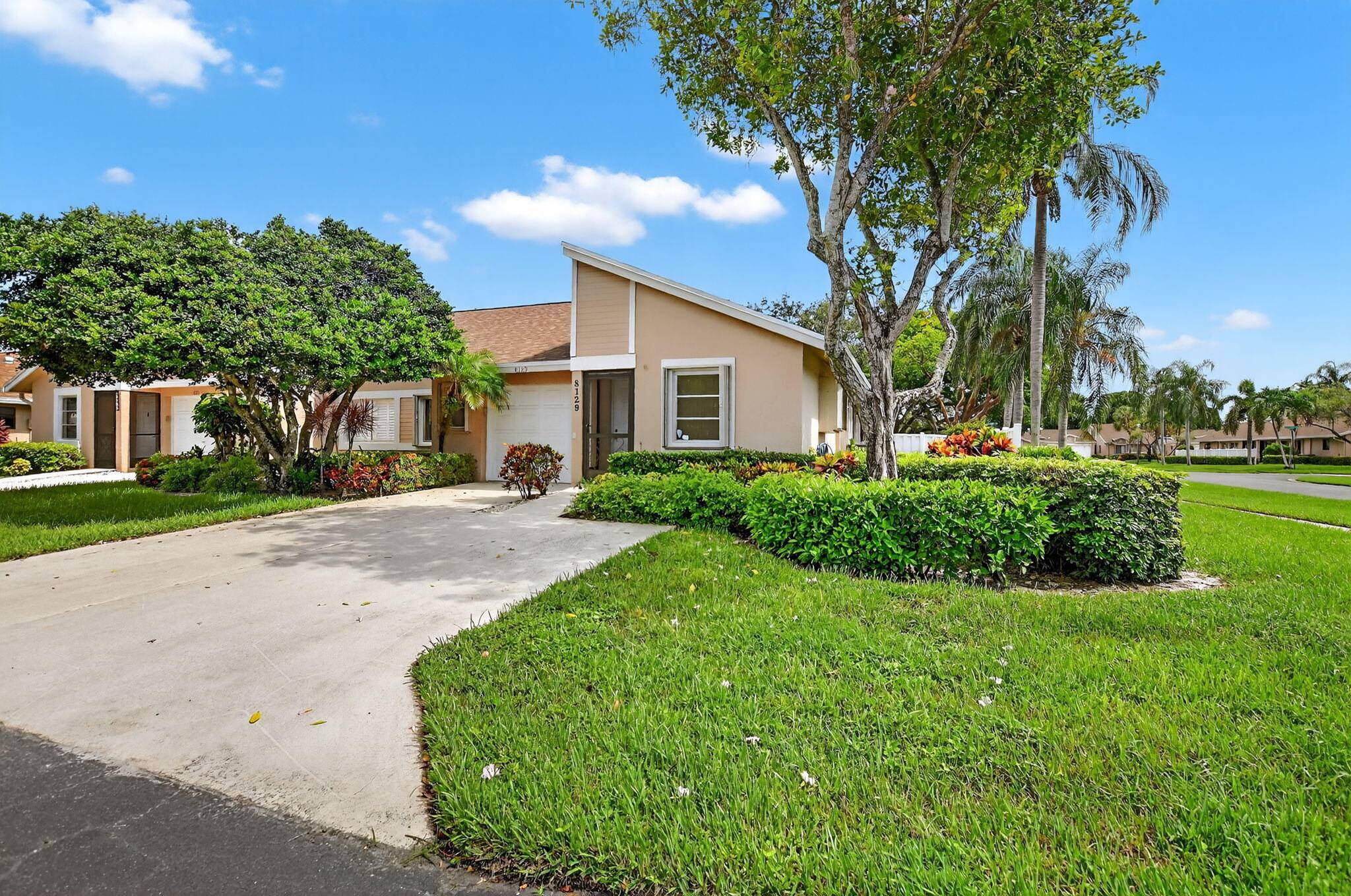 Boca Raton, FL 33496,8129 Springtree RD
