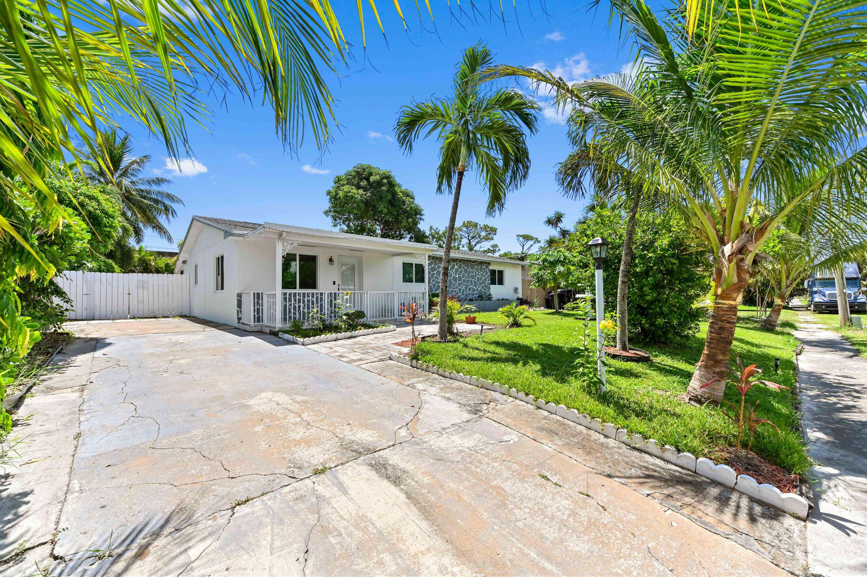 Lake Worth, FL 33461,5574 Lake Geneva DR