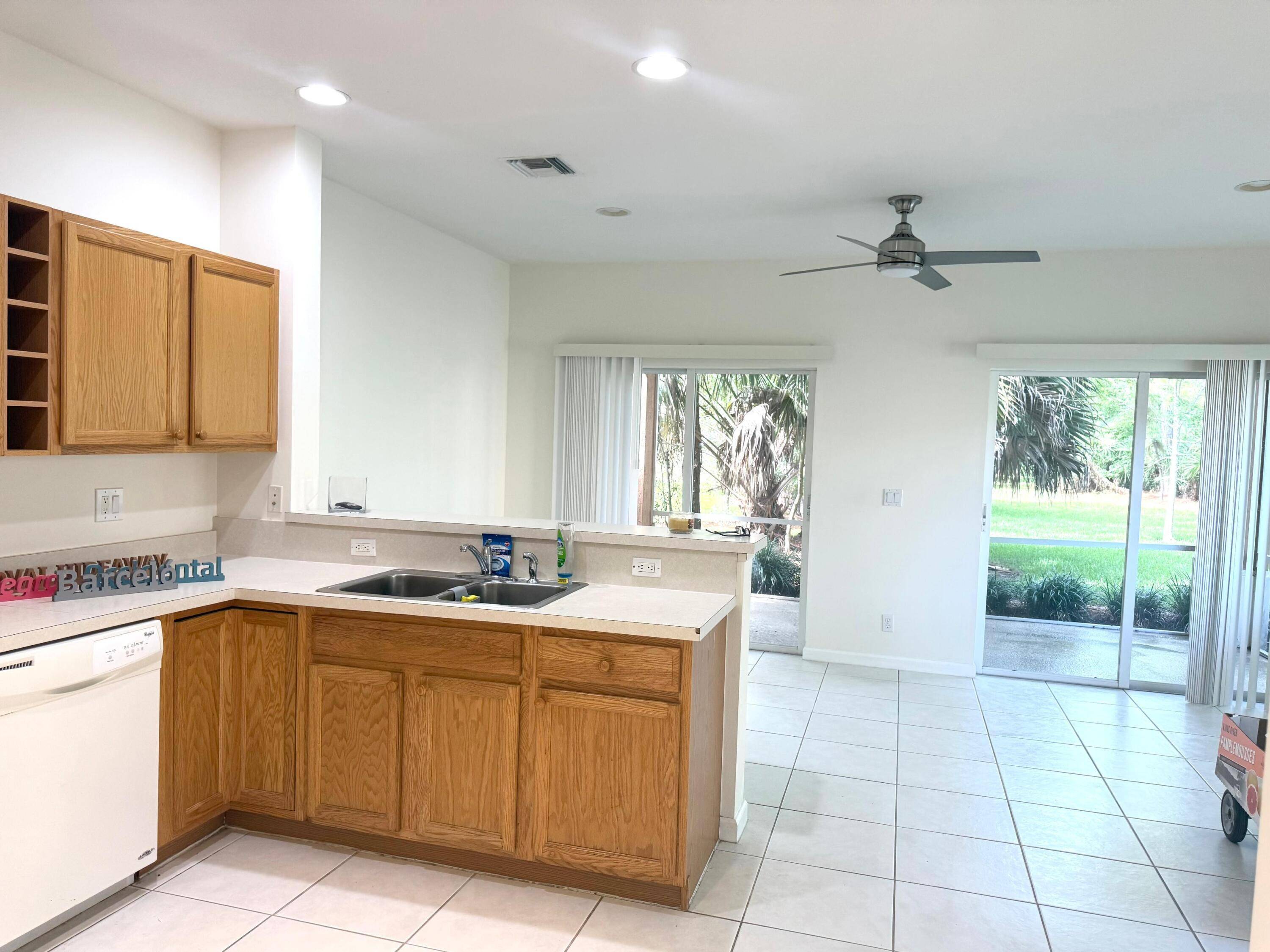 Port Saint Lucie, FL 34986,8239 Mulligan CIR 3514 Side A