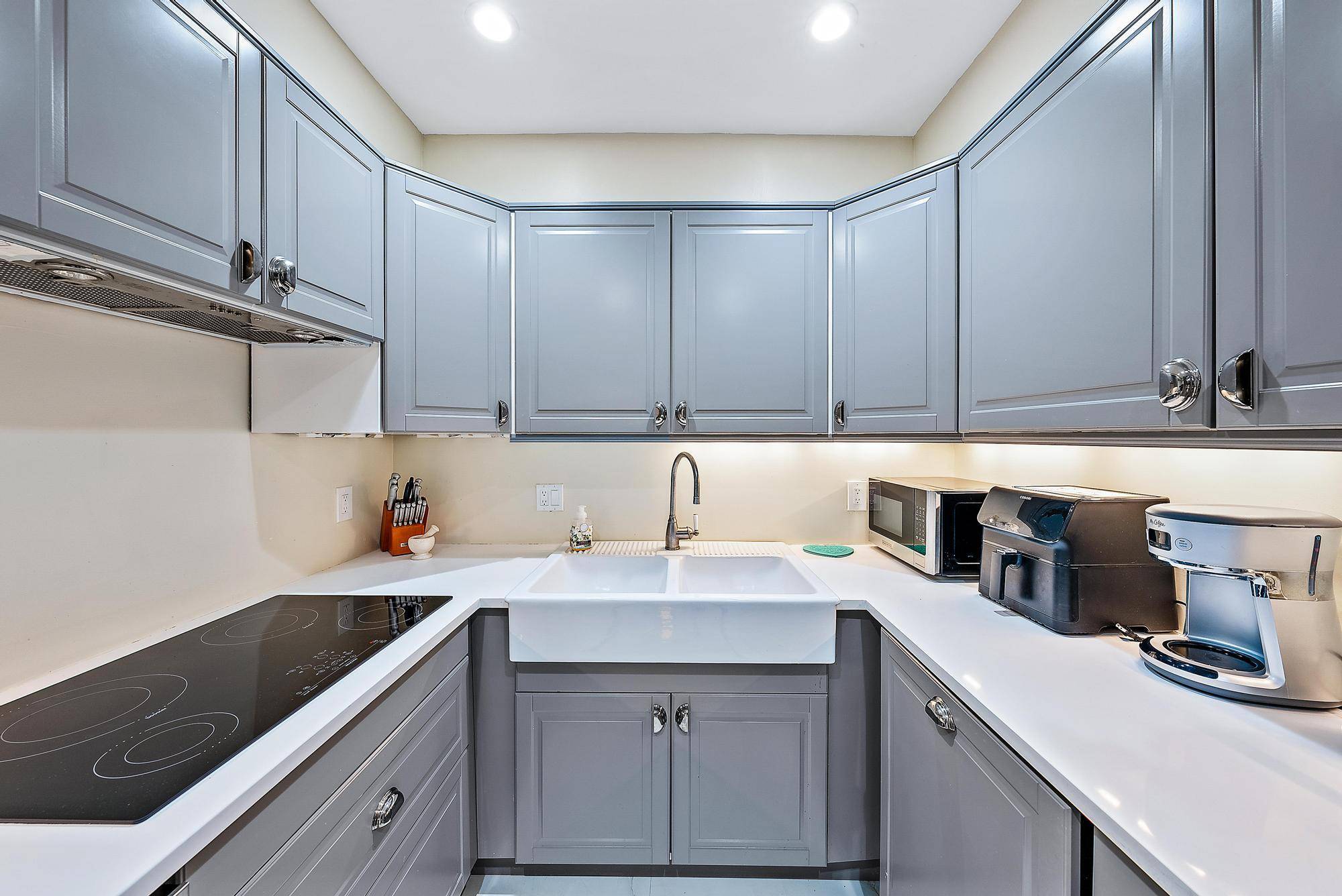 Palm Beach, FL 33480,2773 S Ocean BLVD 517